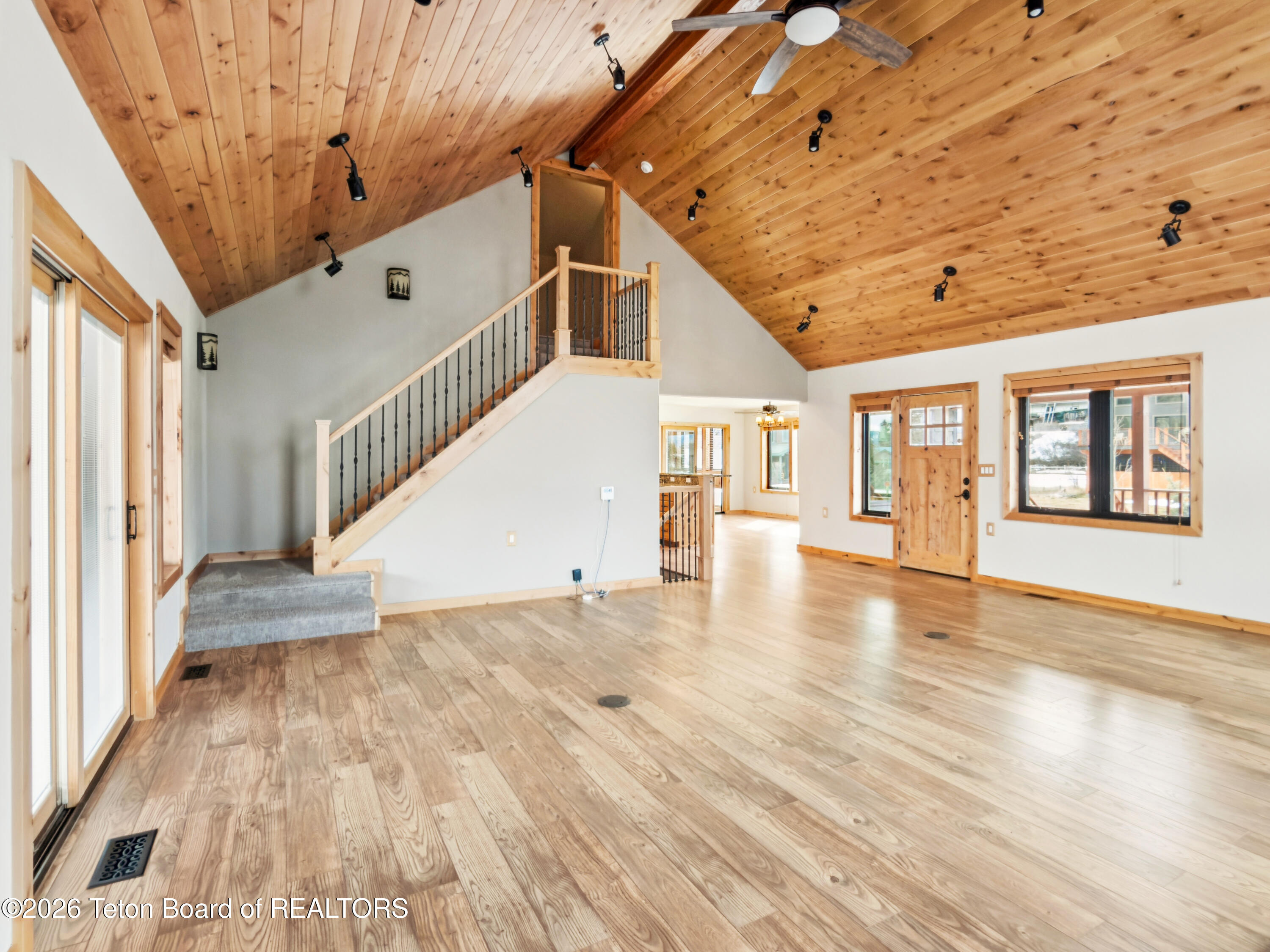 513 THREE RIVERS Drive