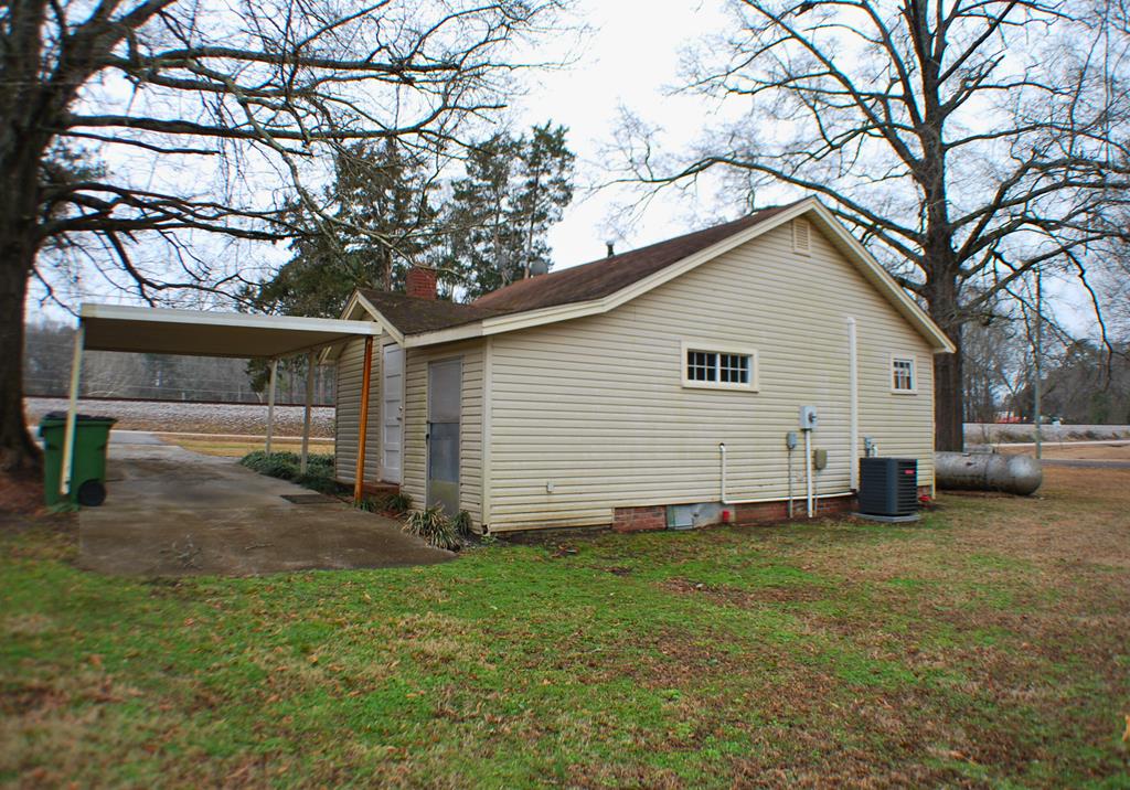 504 Railroad Ave., McCormick