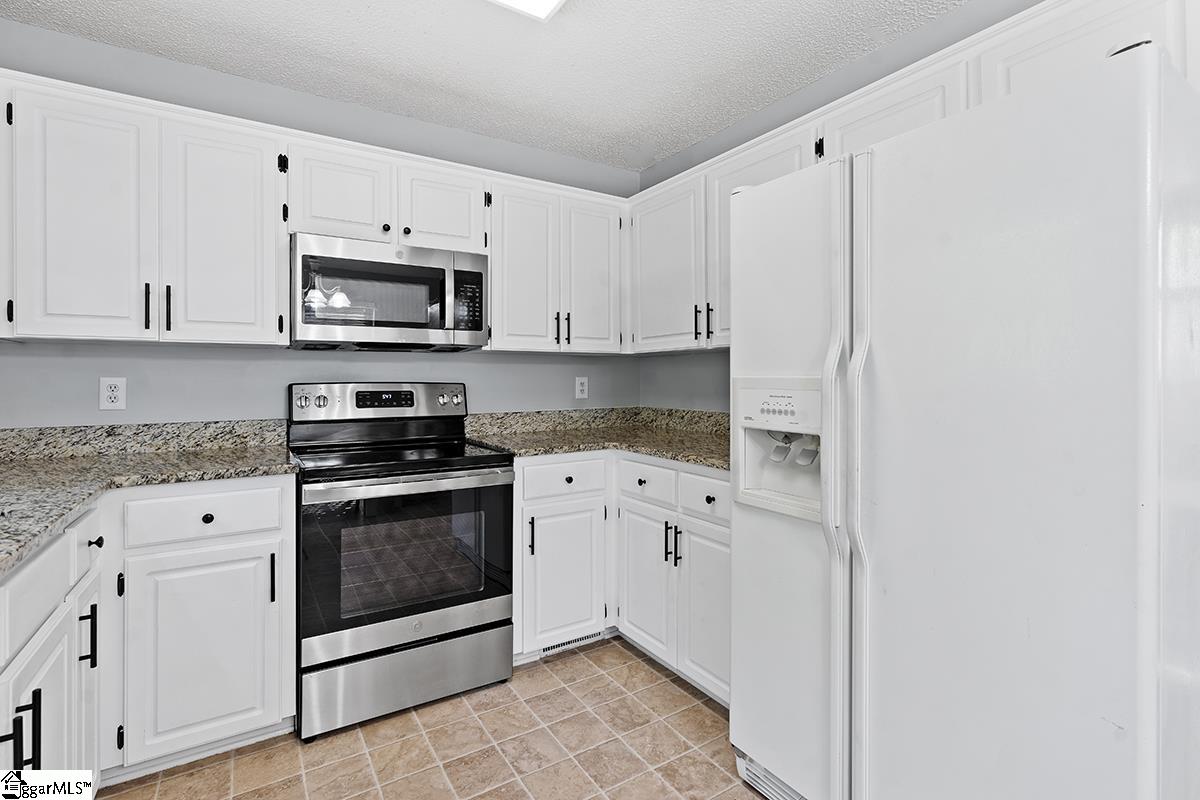 219 N Oak Ridge Drive