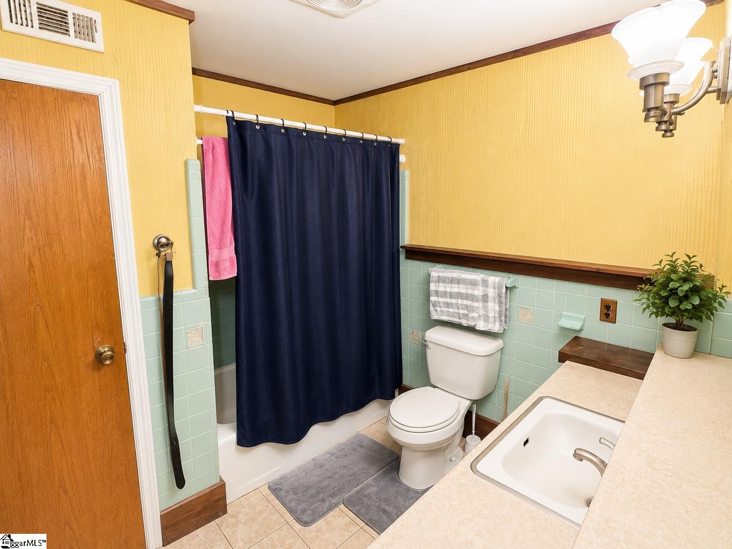 2501 Belaire Circle