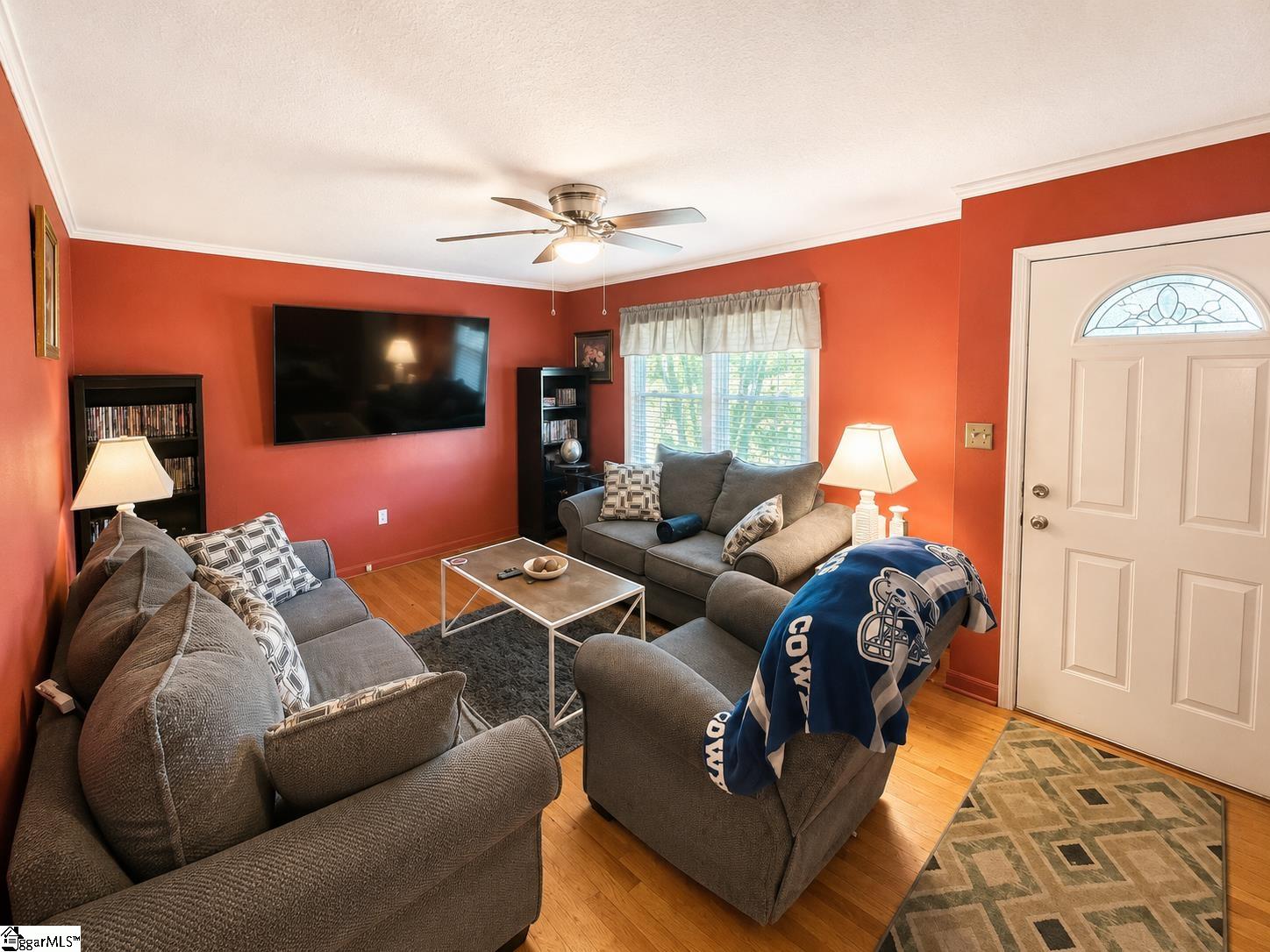 2501 Belaire Circle