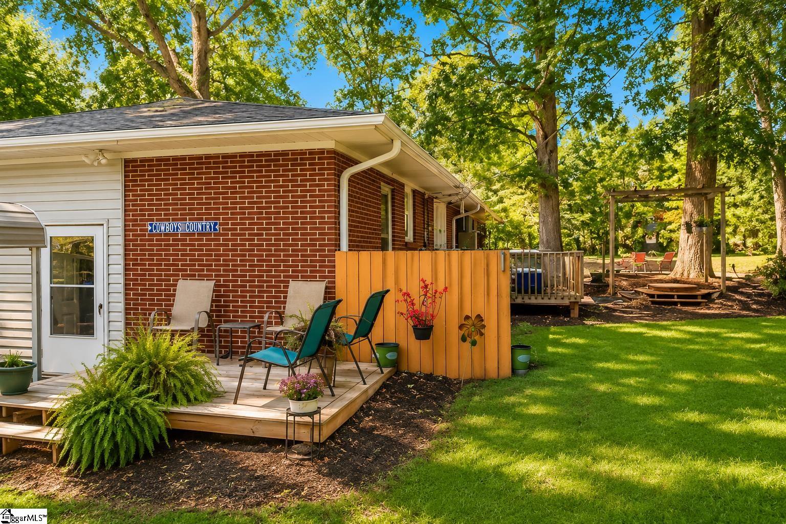 2501 Belaire Circle