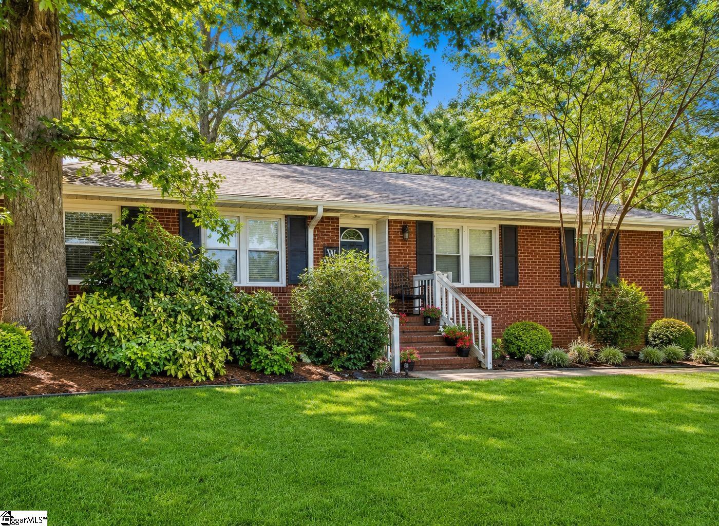 2501 Belaire Circle