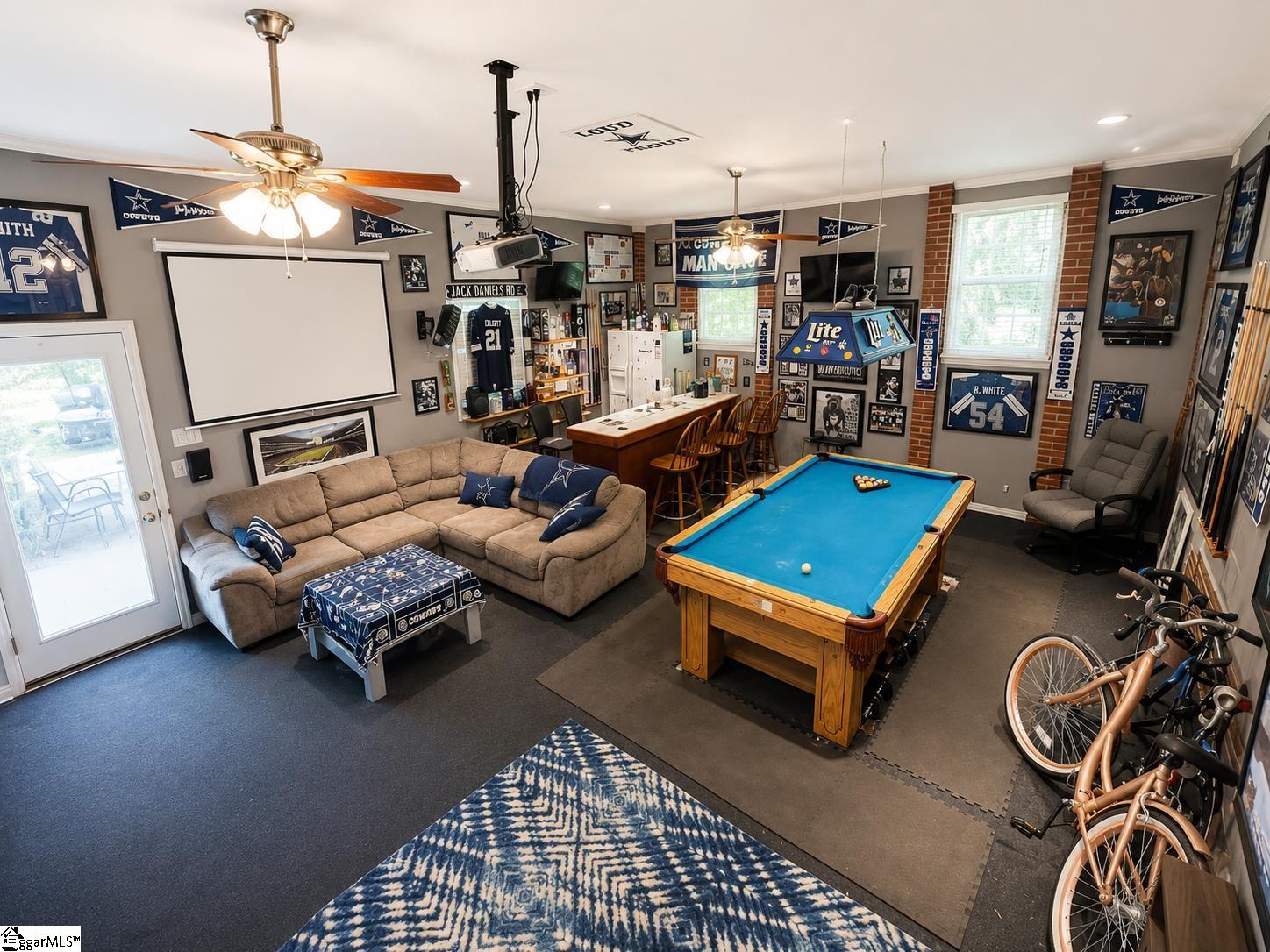 2501 Belaire Circle
