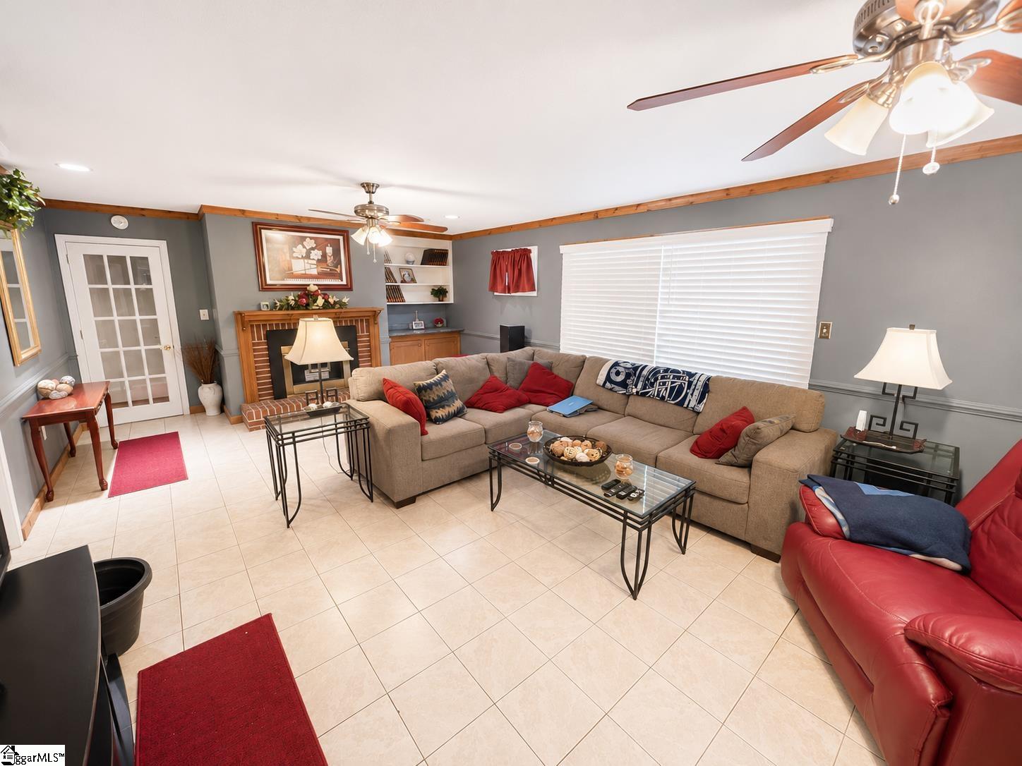 2501 Belaire Circle