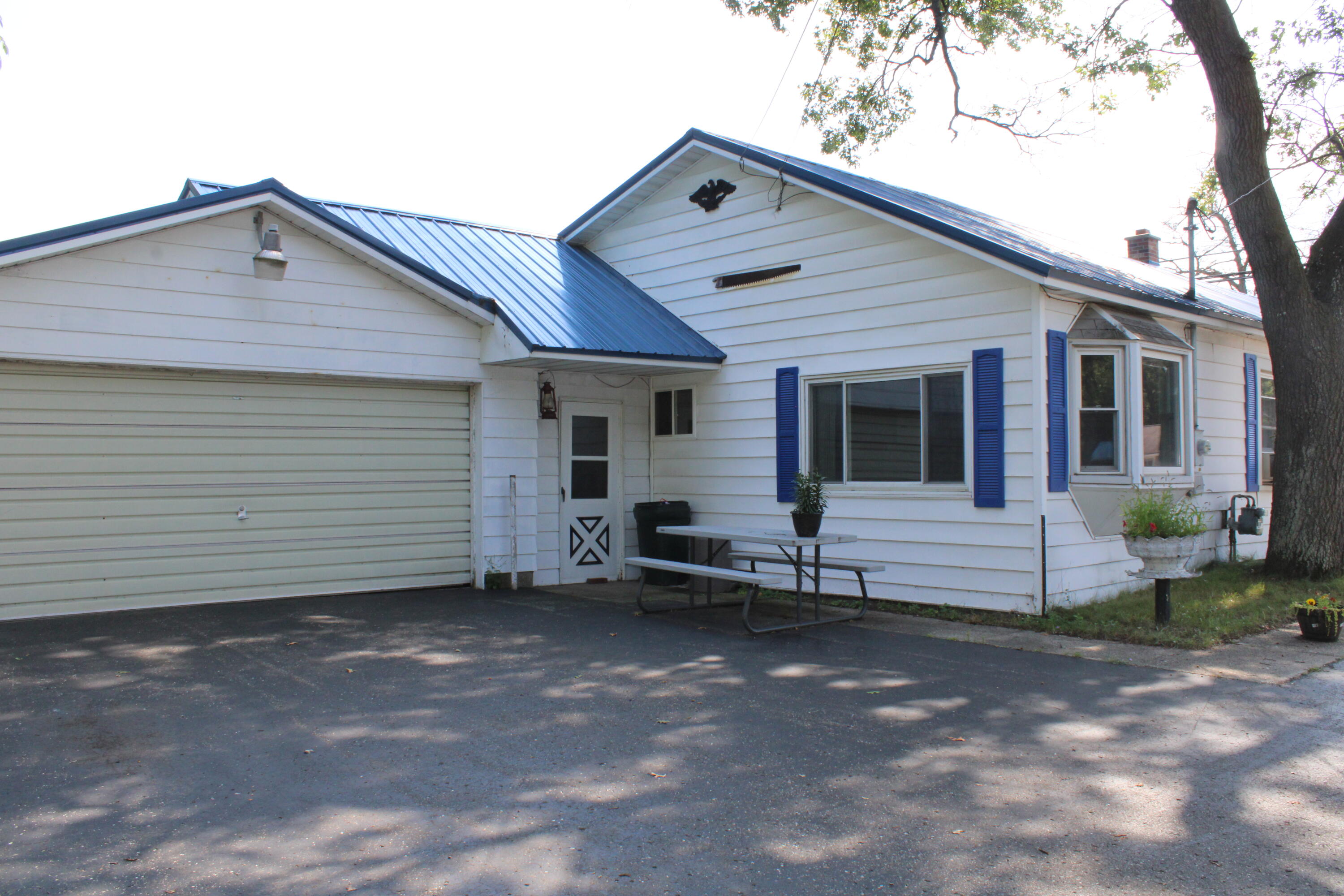 3182 W Houghton Lake Drive