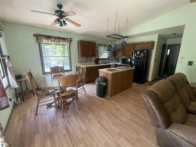 766 E County Rd 612