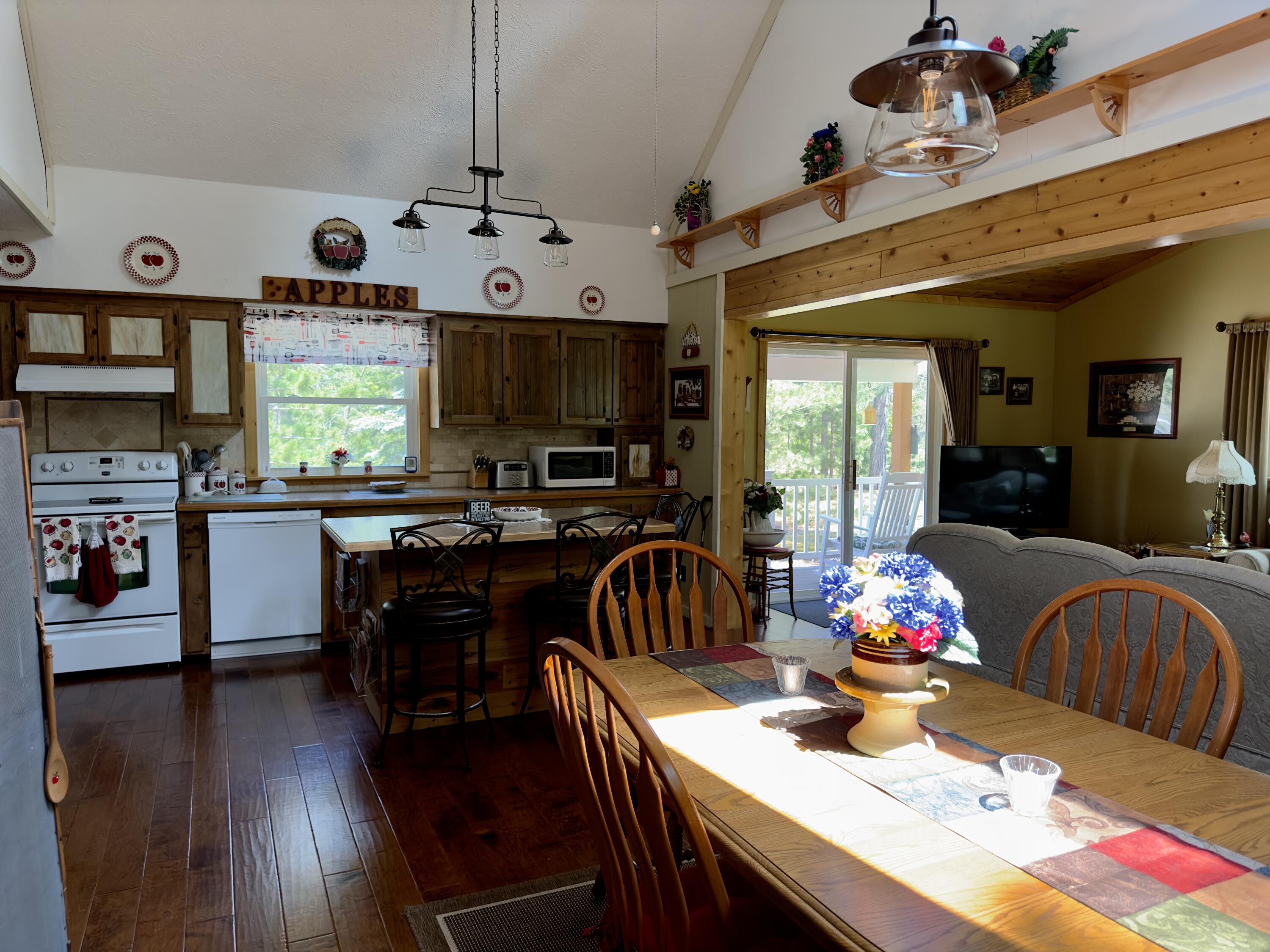 208 Berry Patch Circle