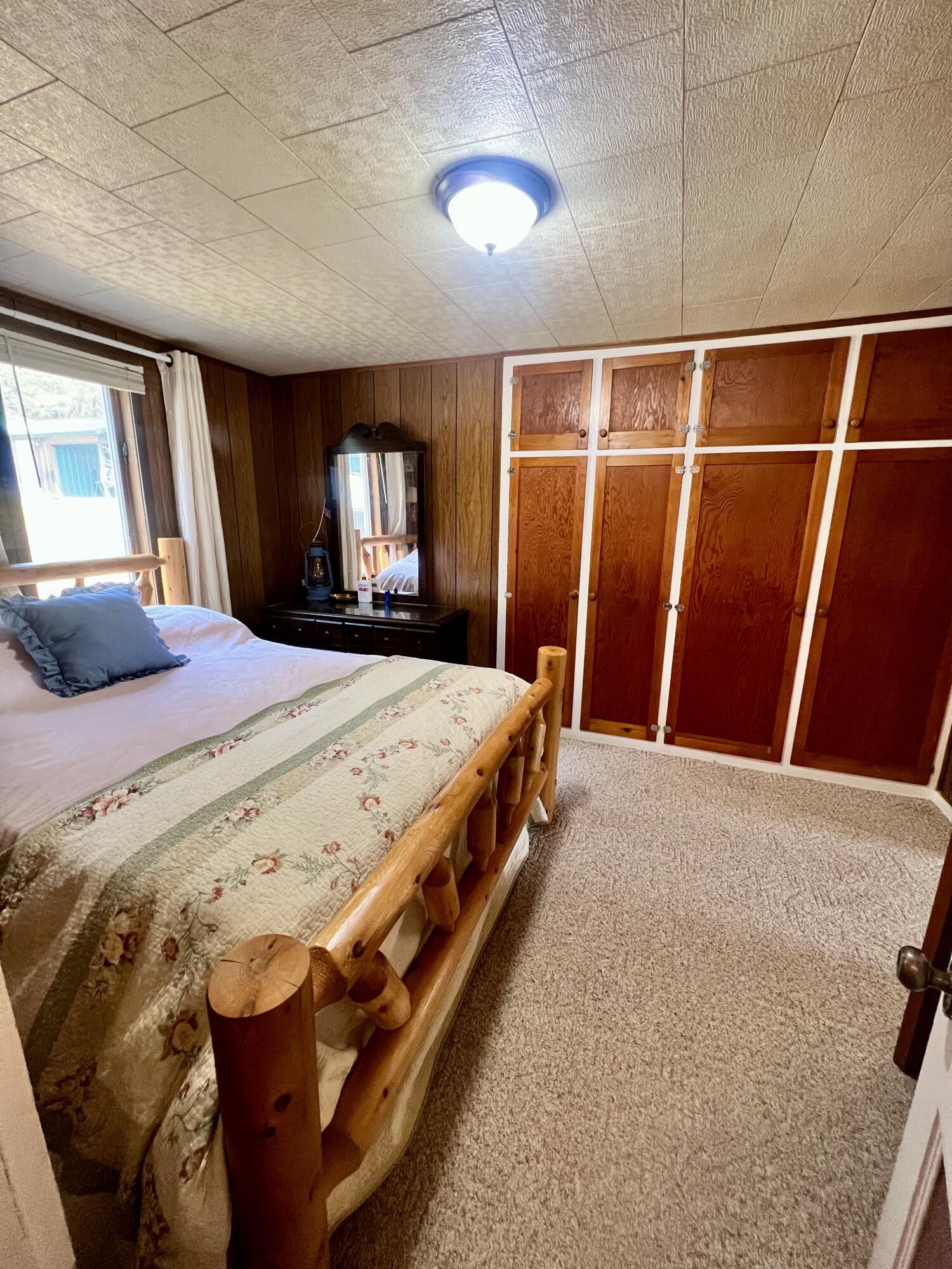 3667 Floody Drive