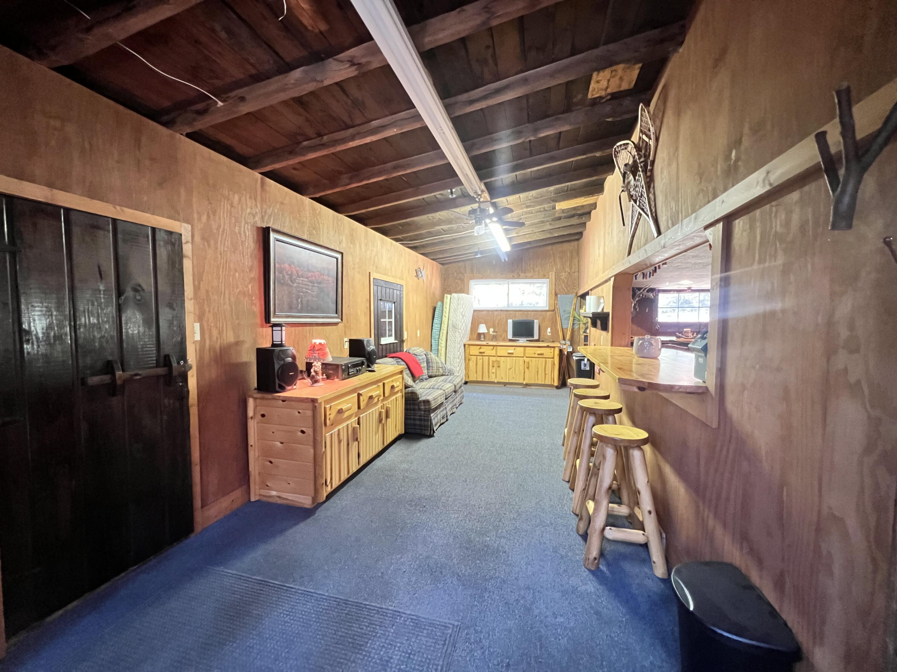 3667 Floody Drive