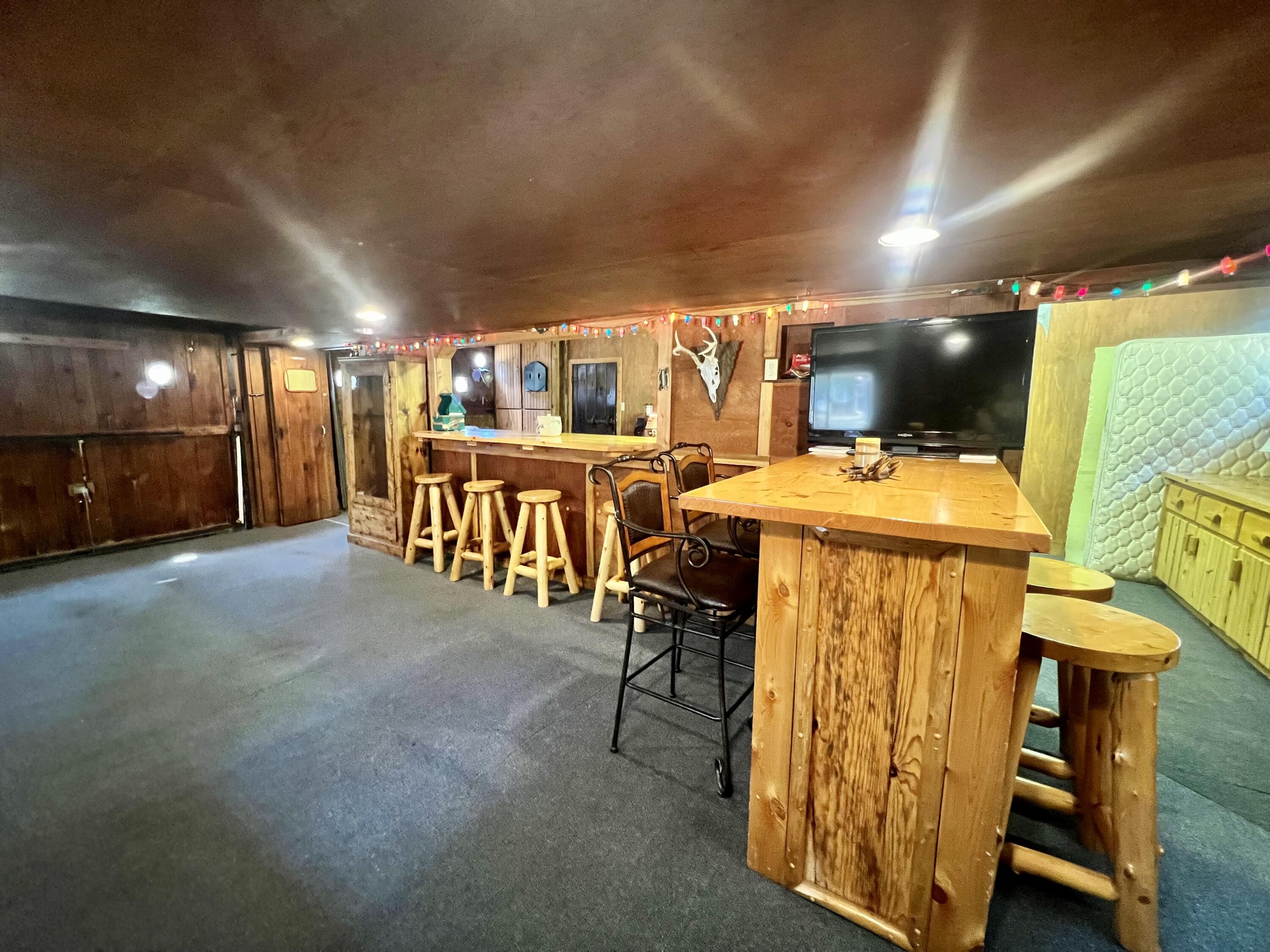 3667 Floody Drive