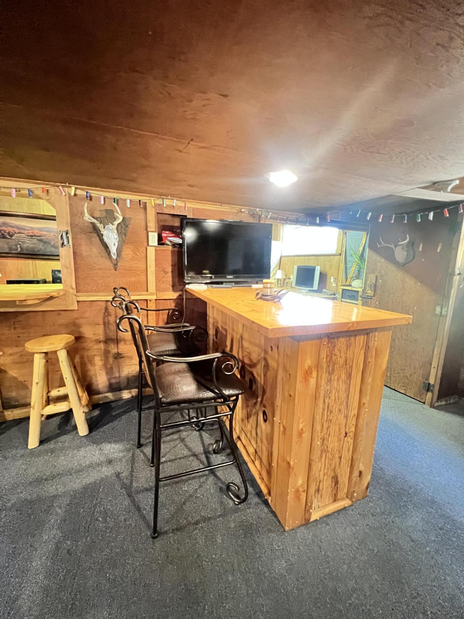 3667 Floody Drive