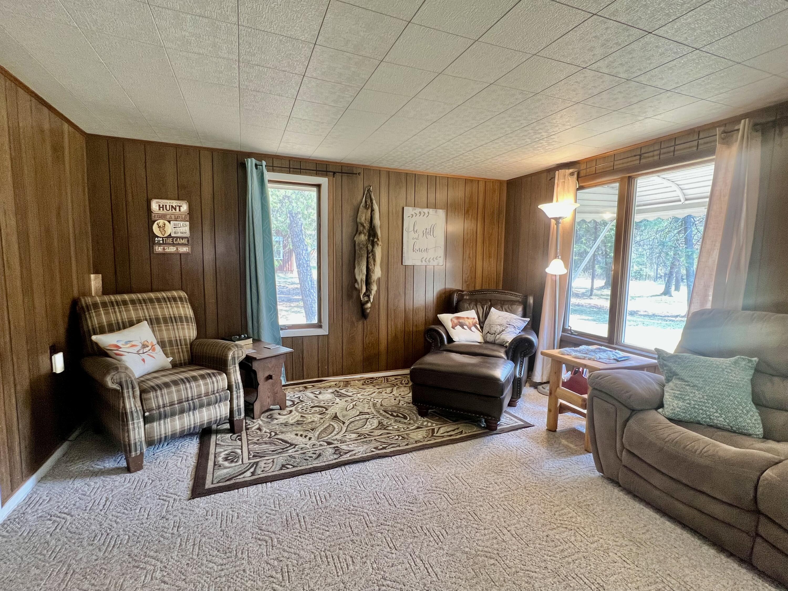 3667 Floody Drive