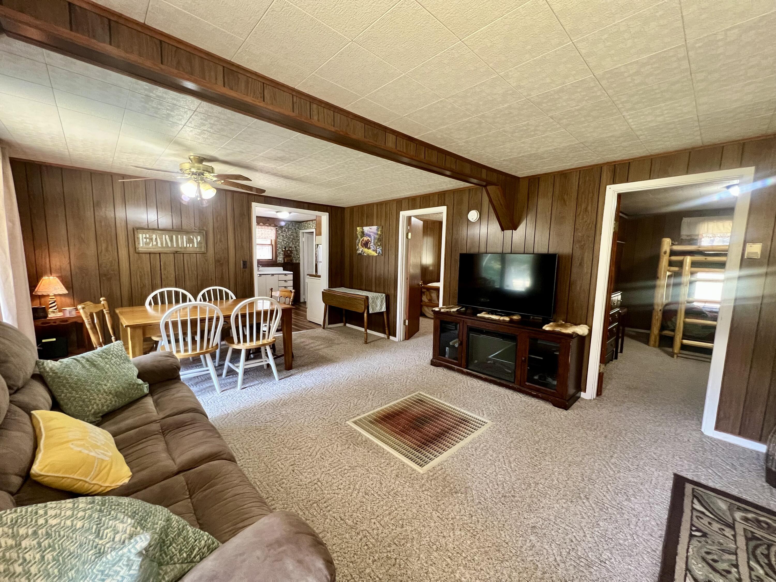 3667 Floody Drive