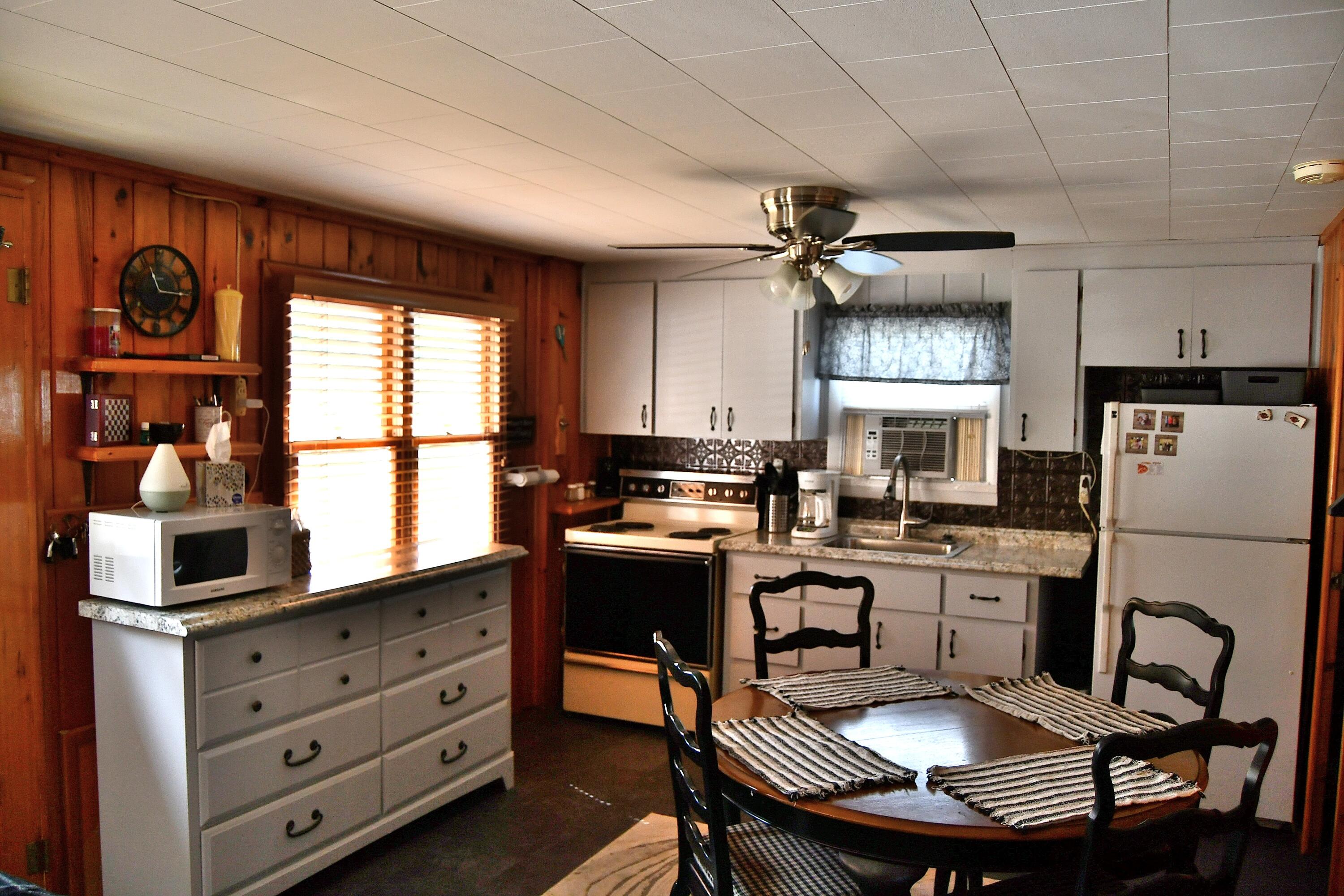 1221 Hollywood Drive, St. Helen