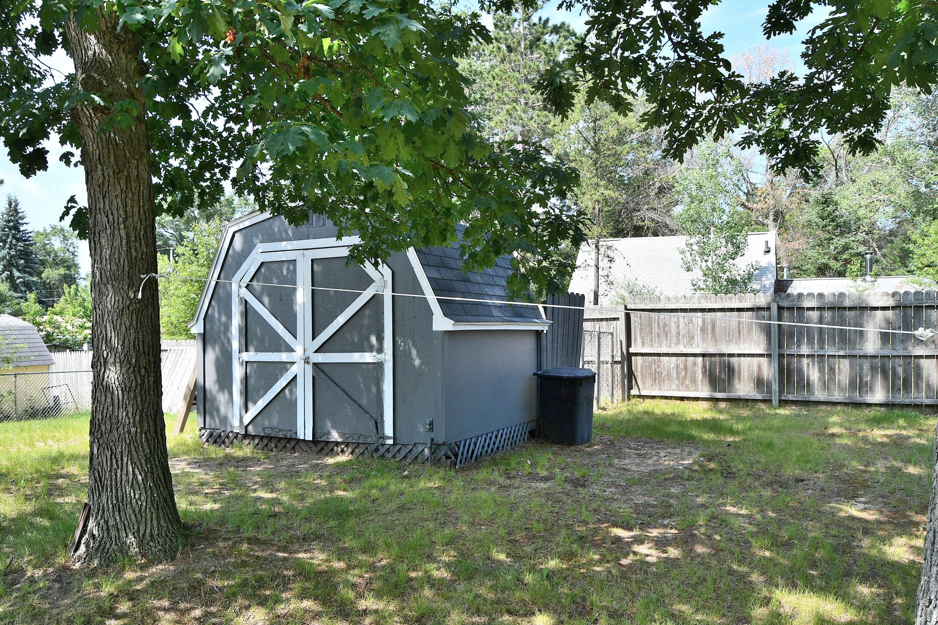 1221 Hollywood Drive, St. Helen