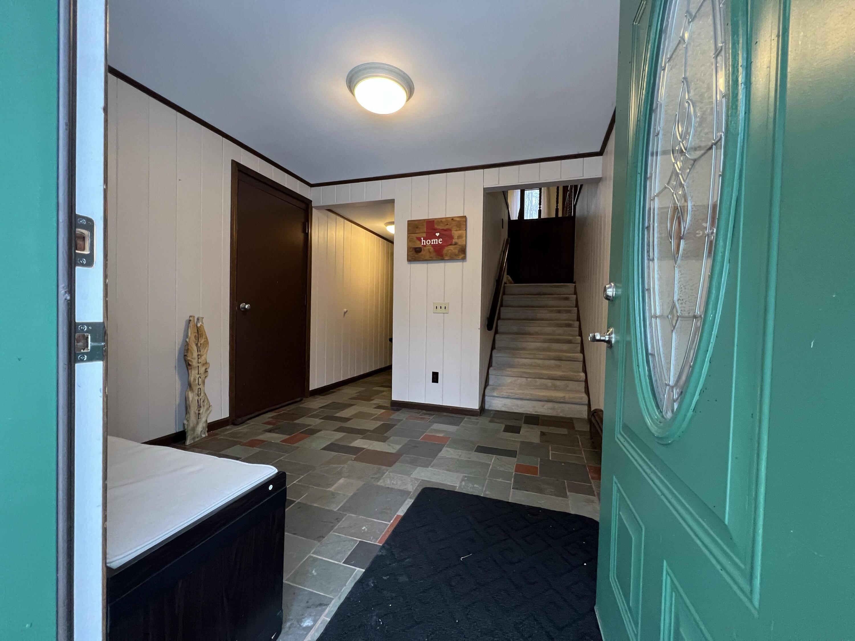 6076 Foothills Trail