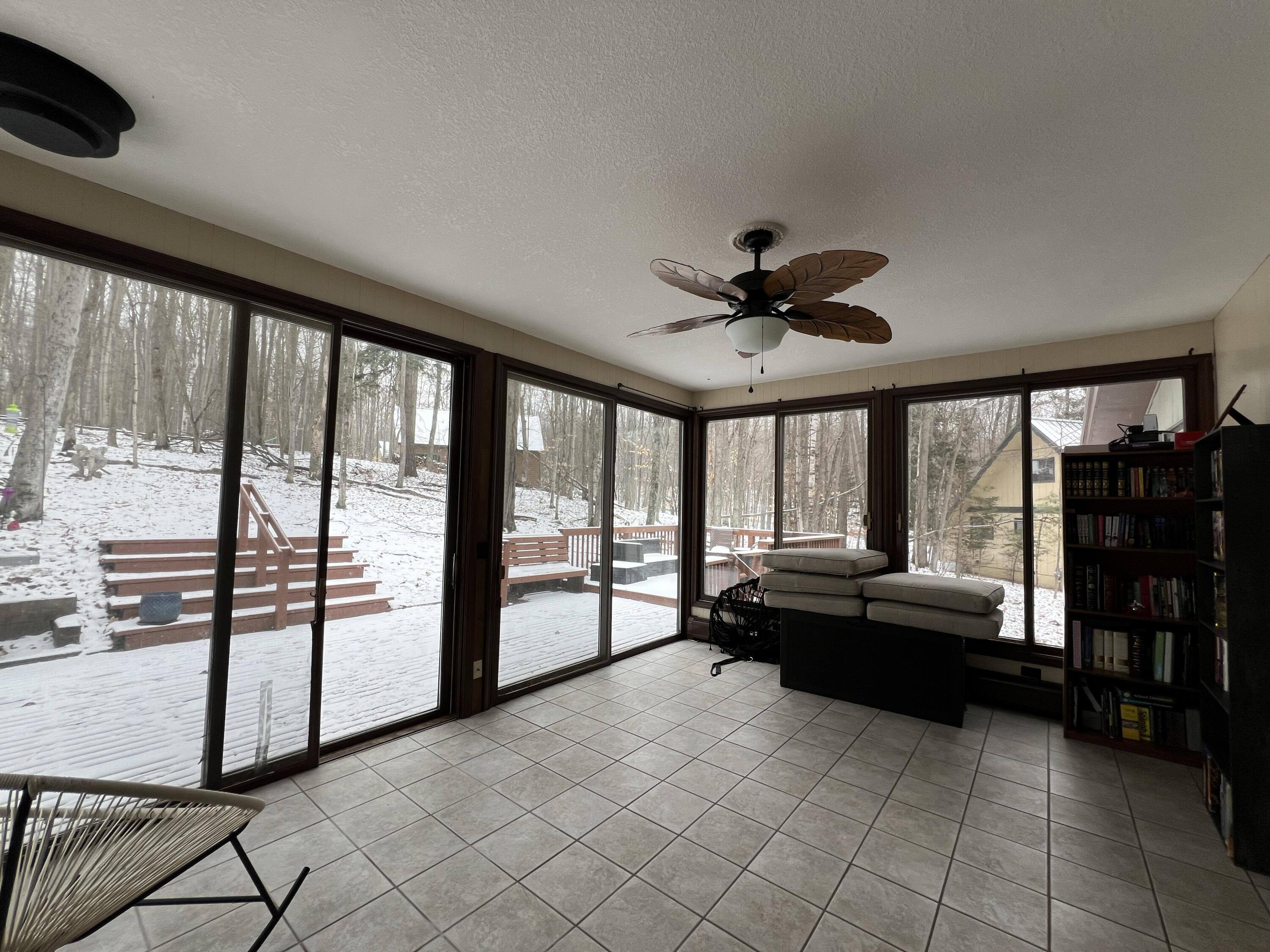 6076 Foothills Trail