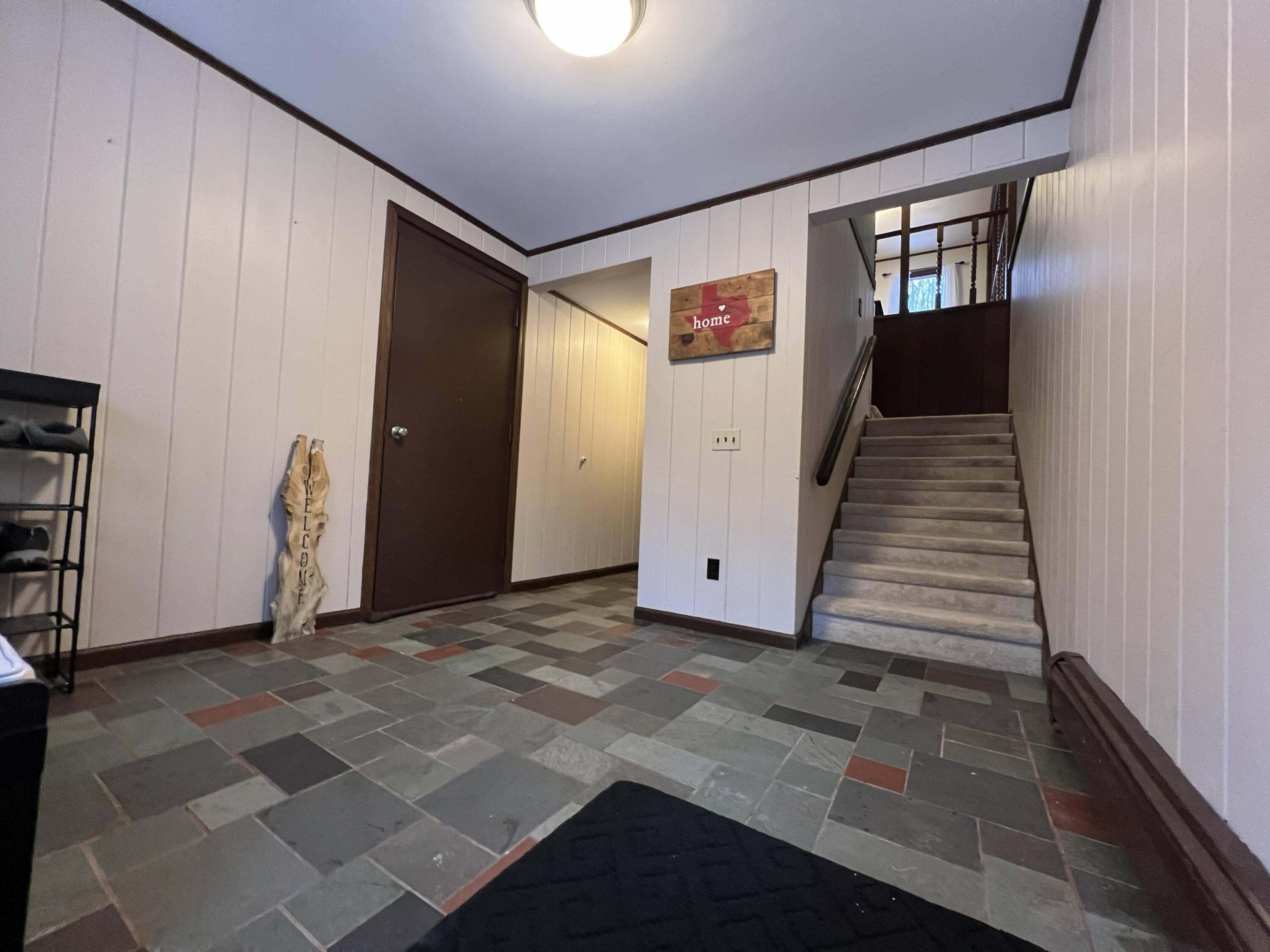 6076 Foothills Trail