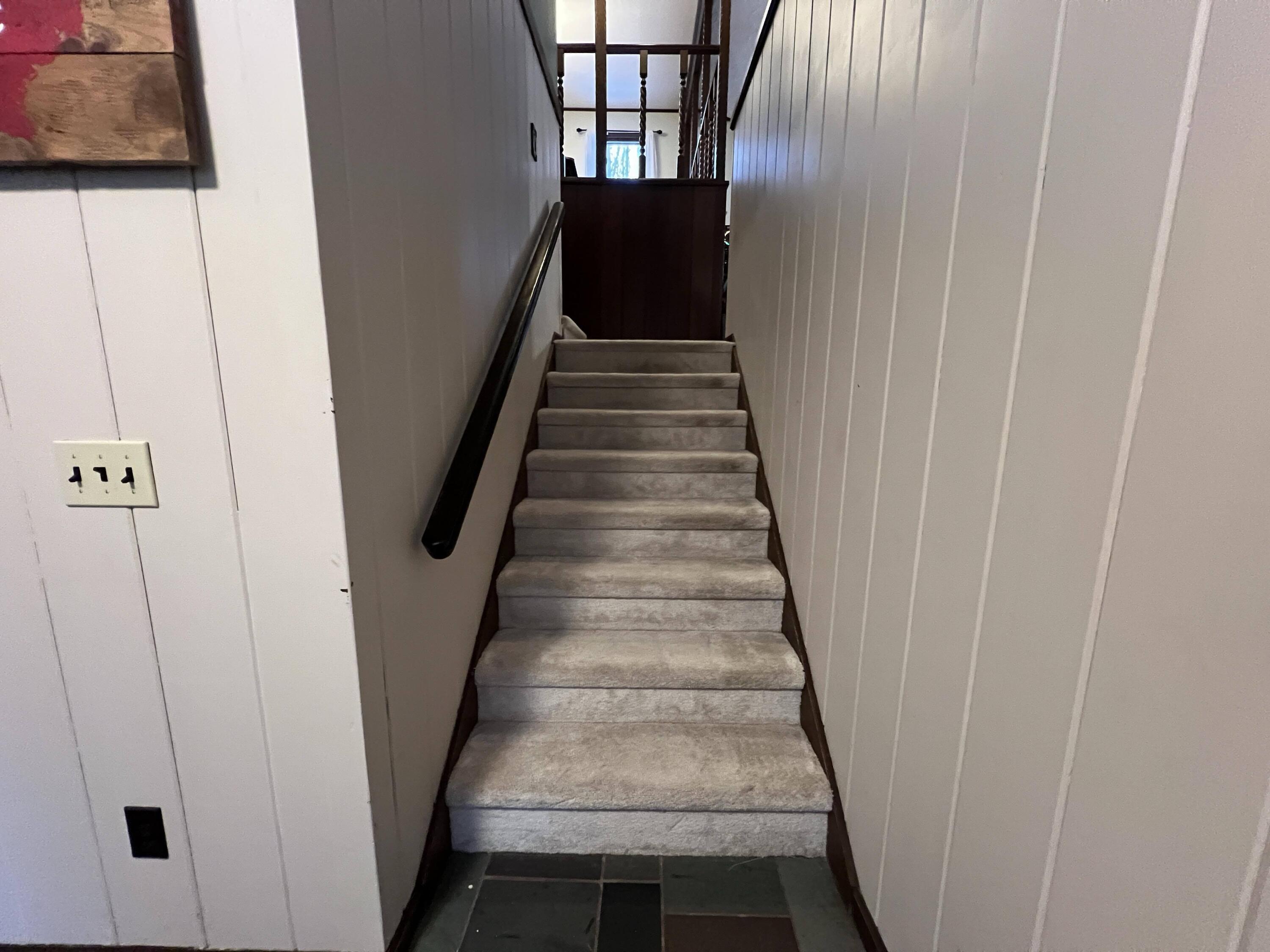 6076 Foothills Trail