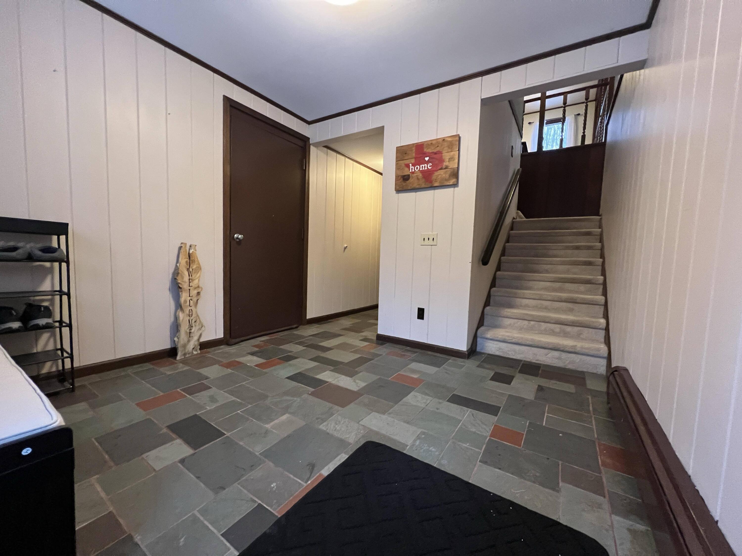 6076 Foothills Trail