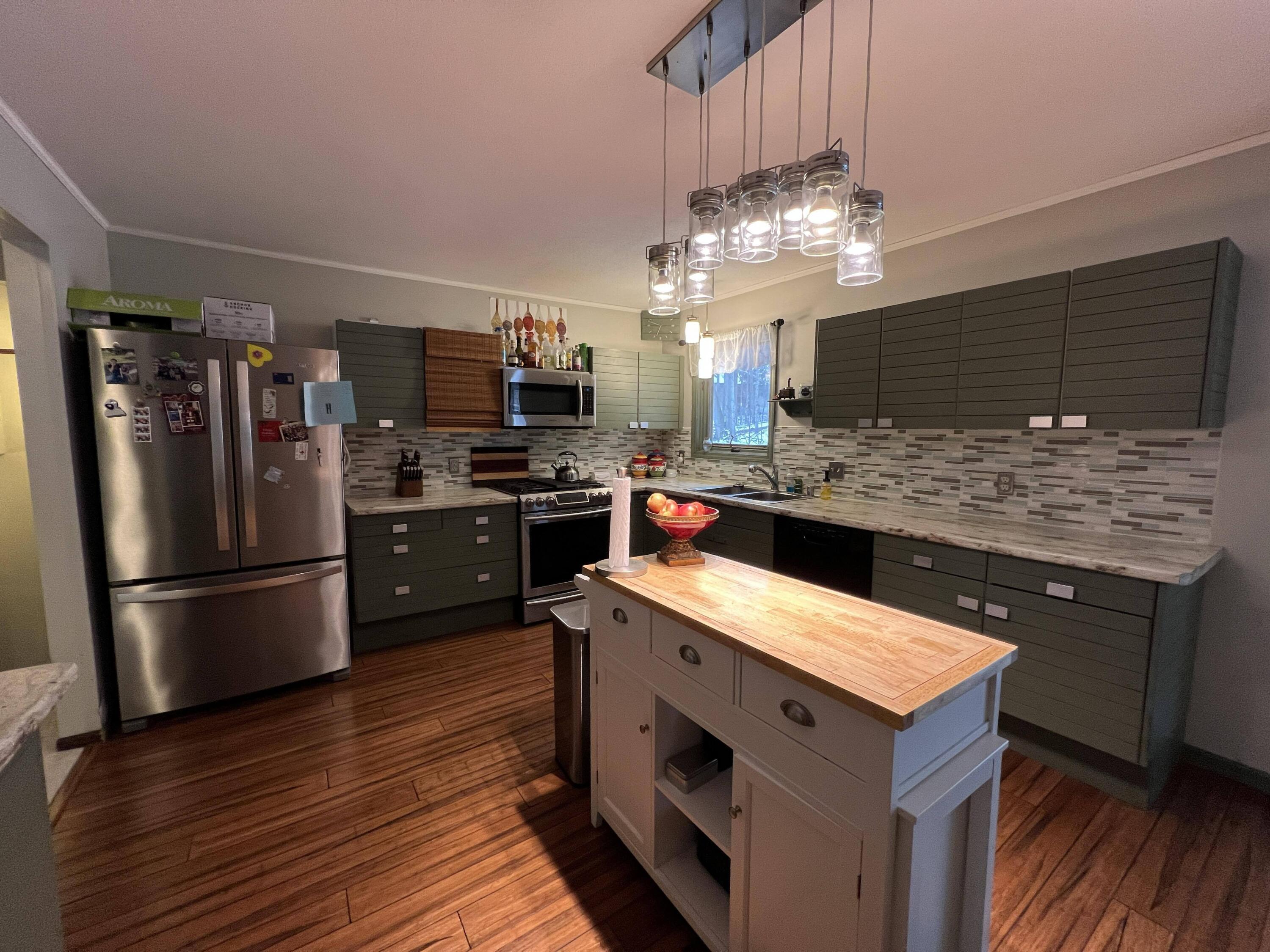 6076 Foothills Trail