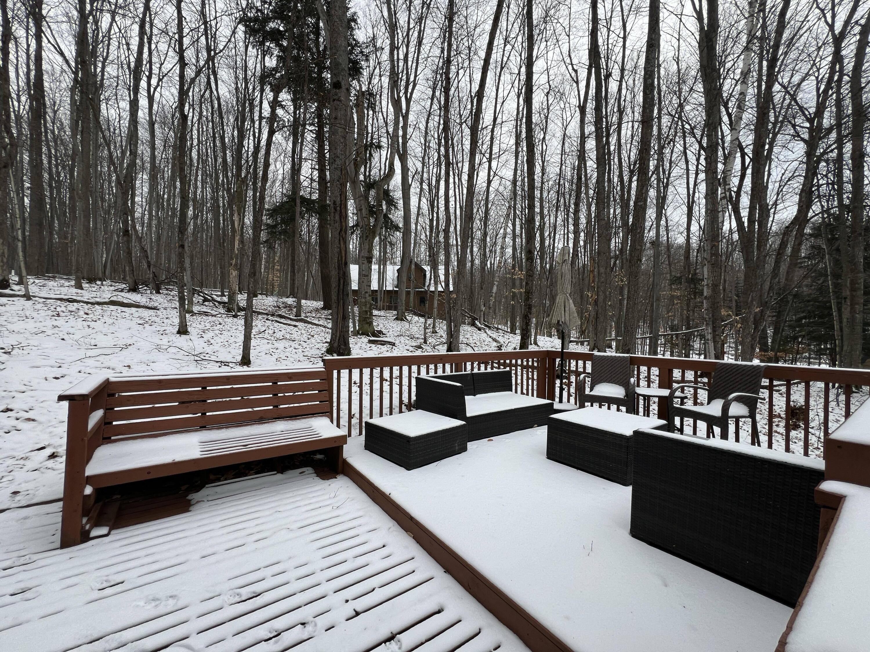 6076 Foothills Trail