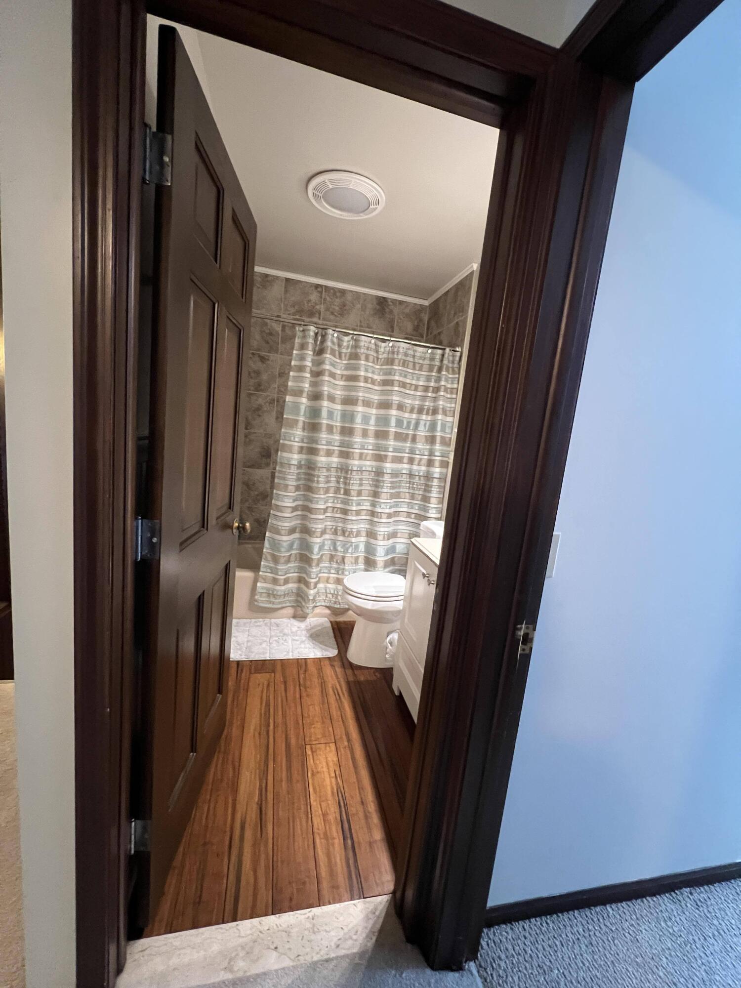 6076 Foothills Trail