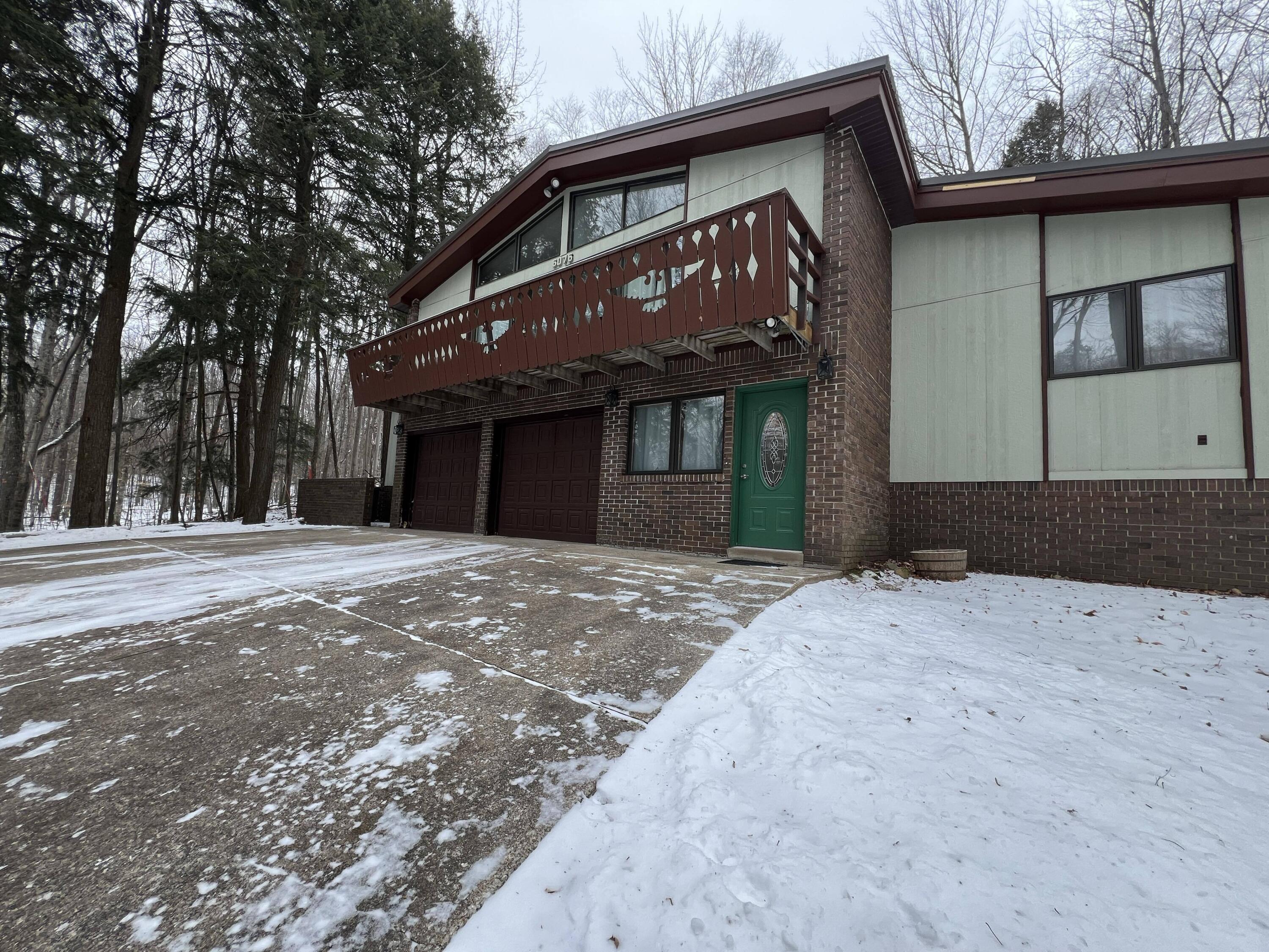6076 Foothills Trail