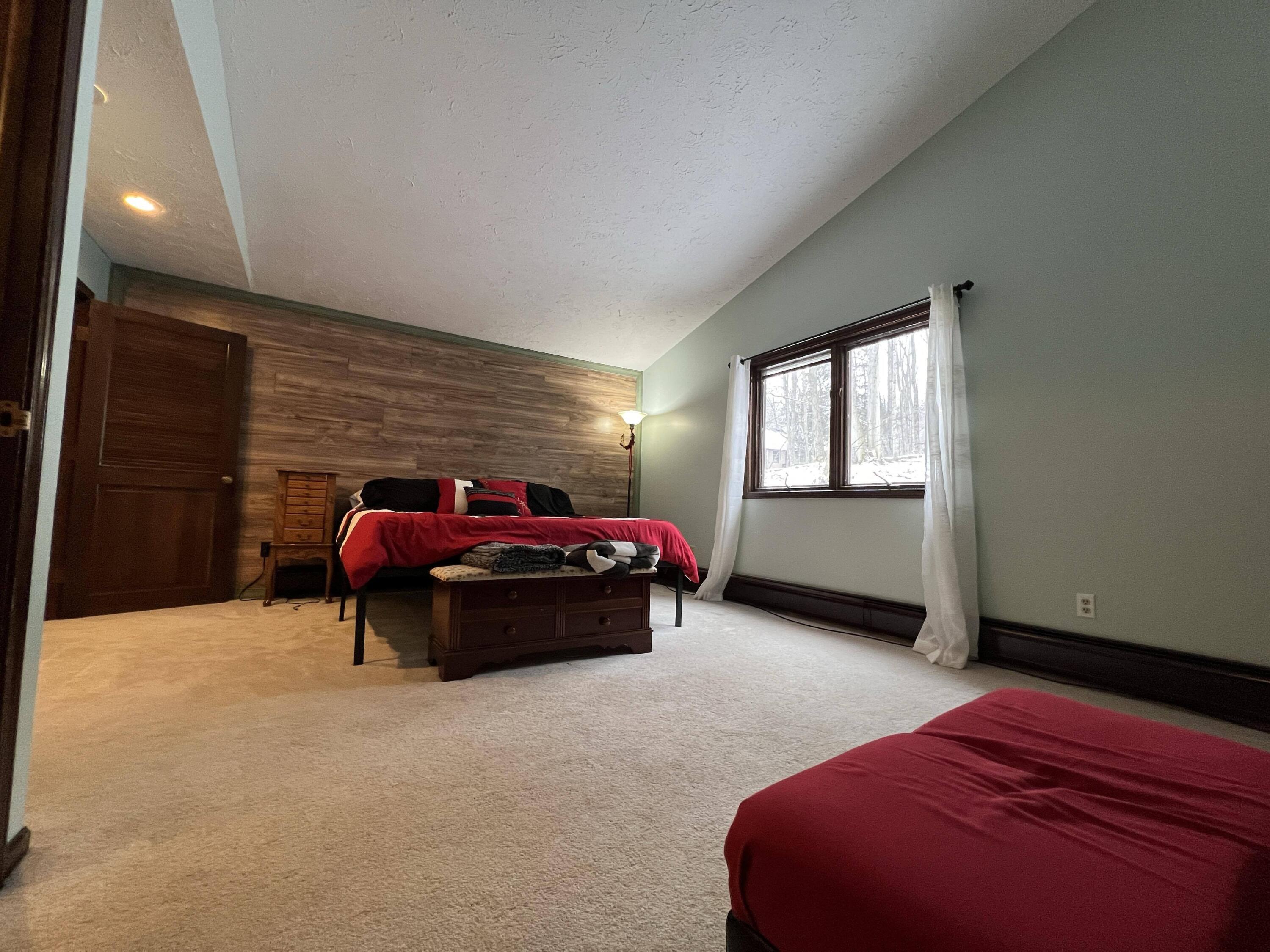 6076 Foothills Trail