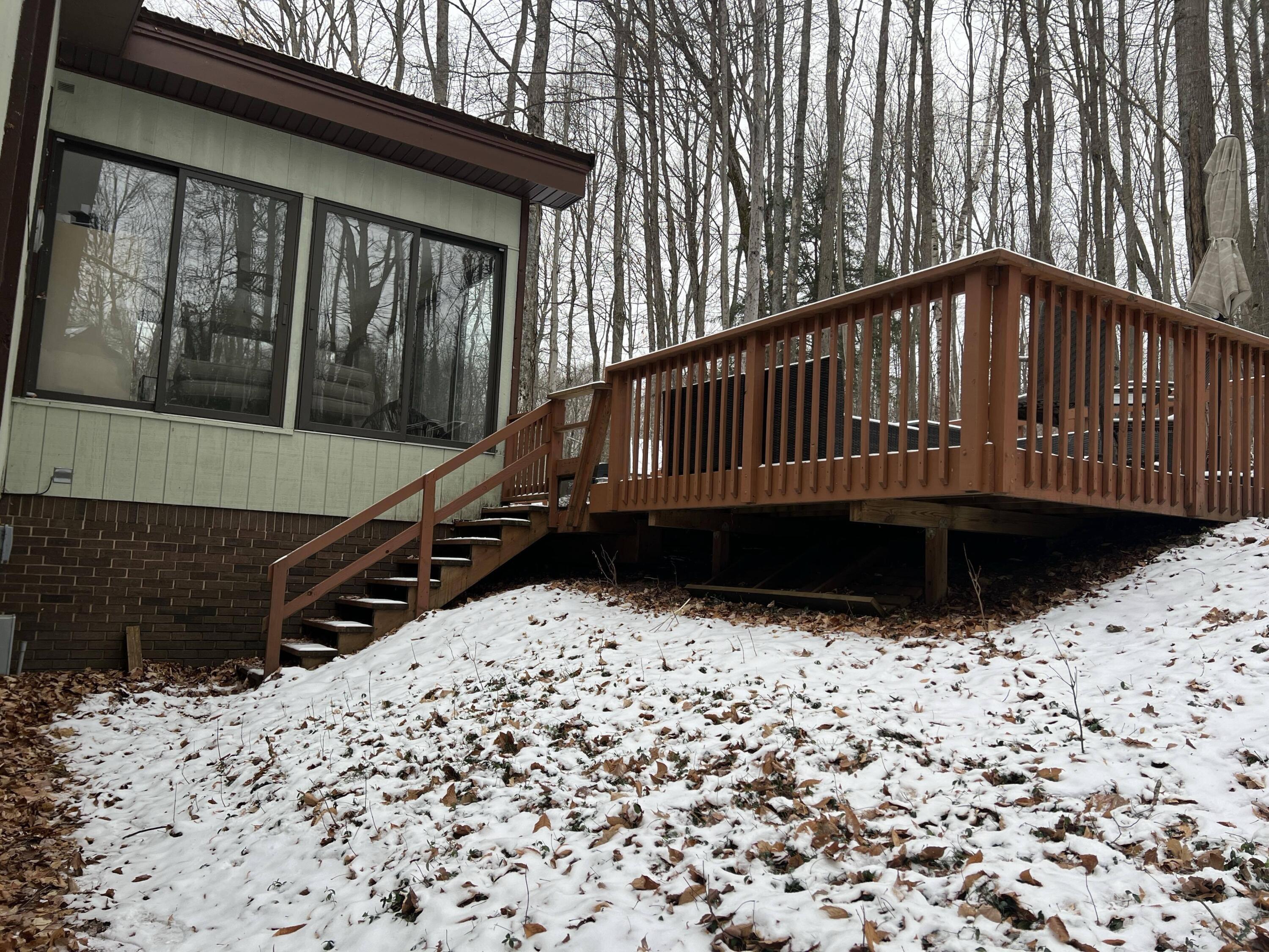 6076 Foothills Trail