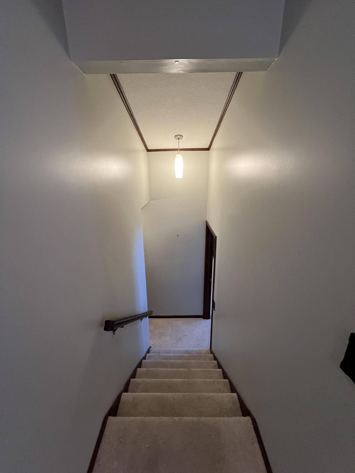 6076 Foothills Trail