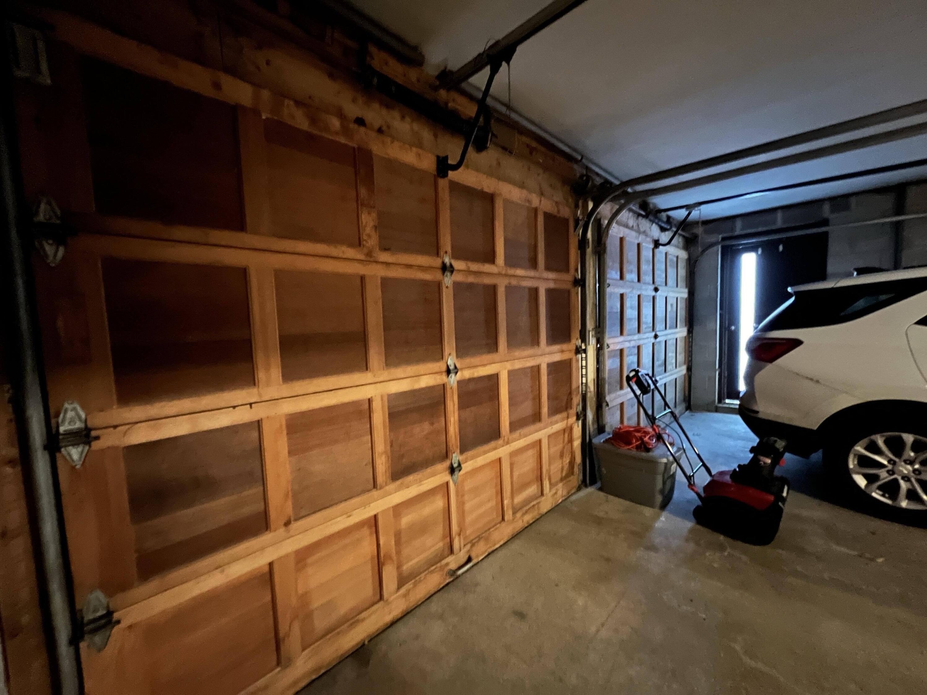 6076 Foothills Trail