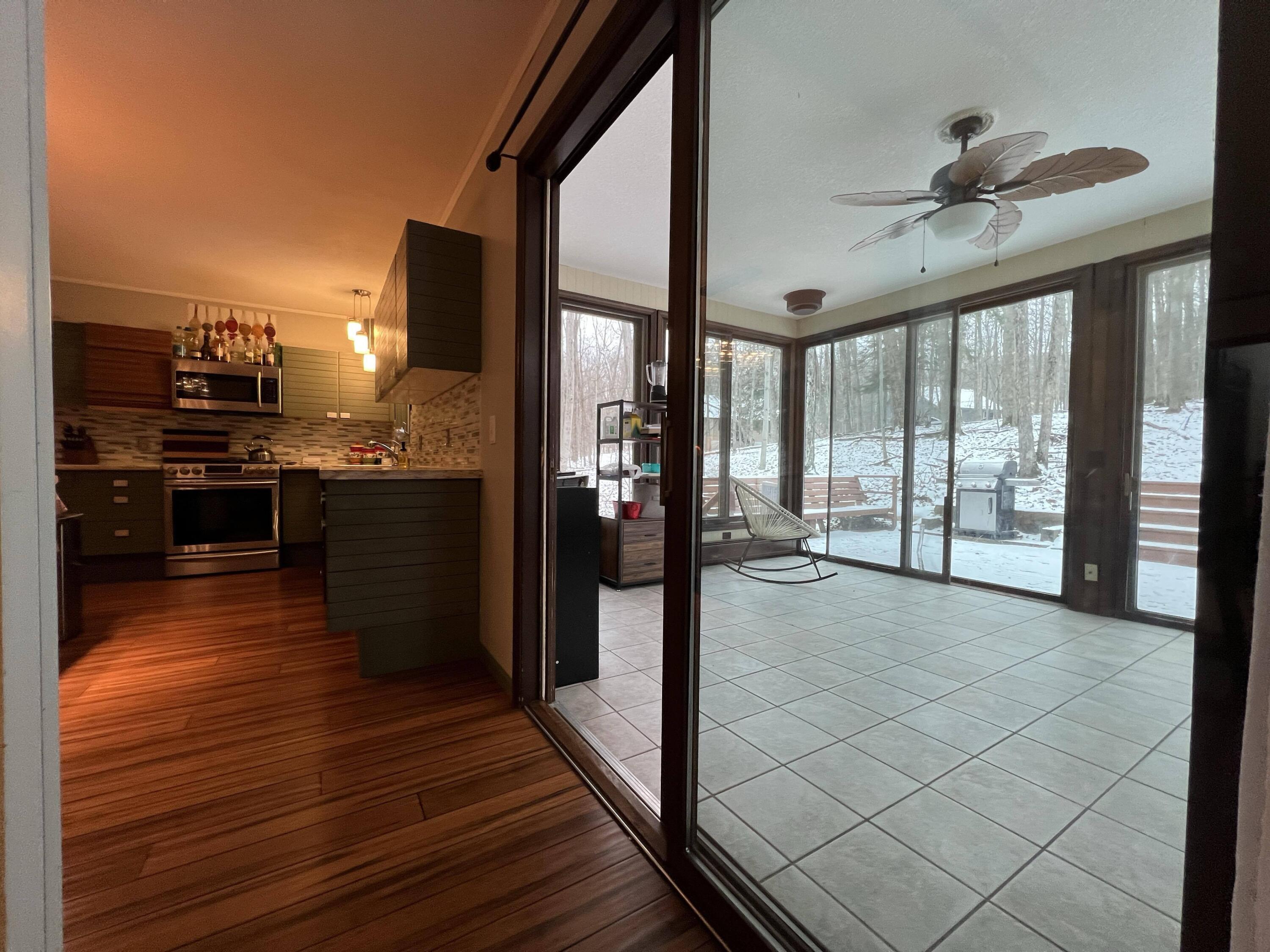 6076 Foothills Trail