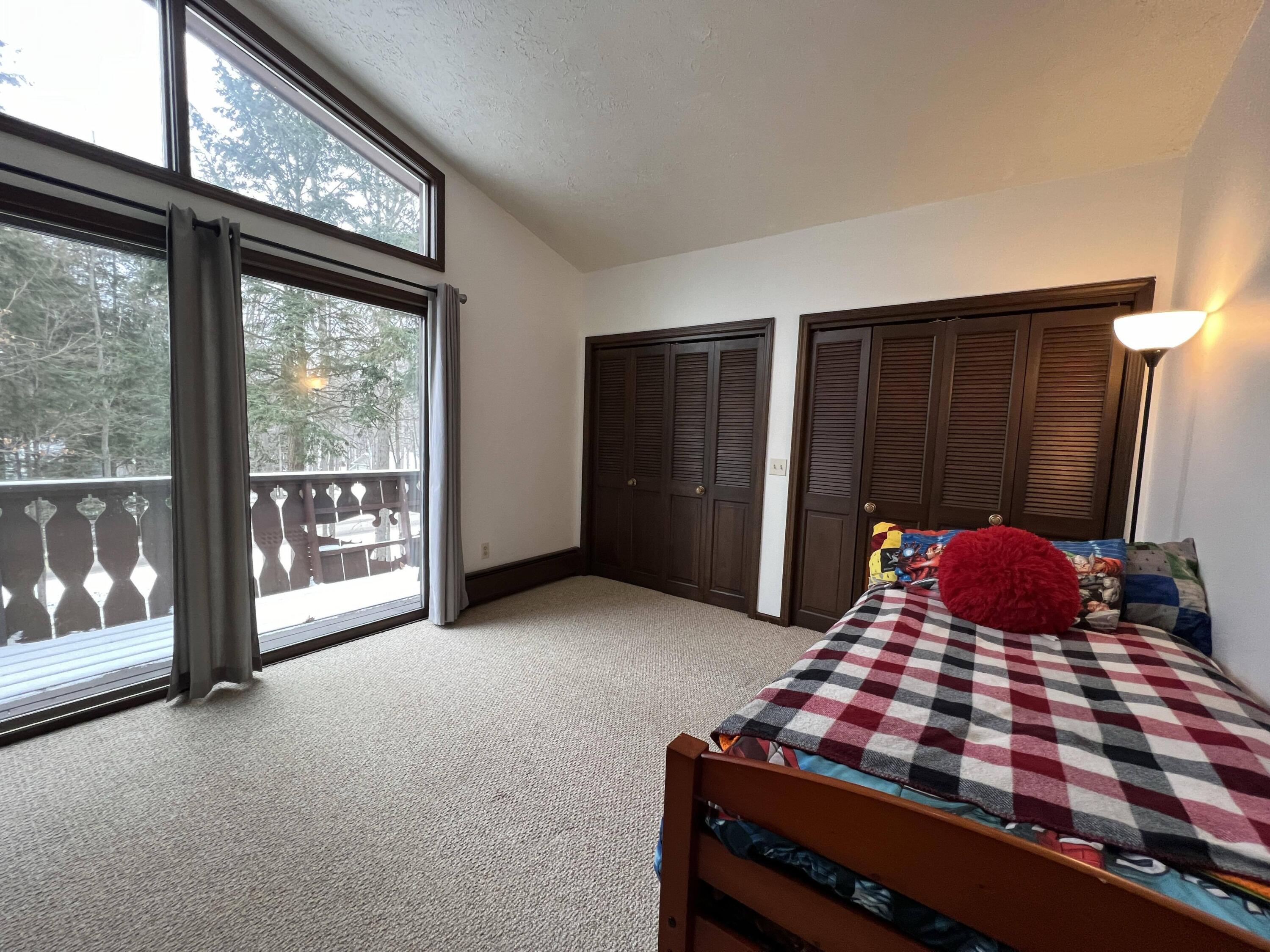 6076 Foothills Trail