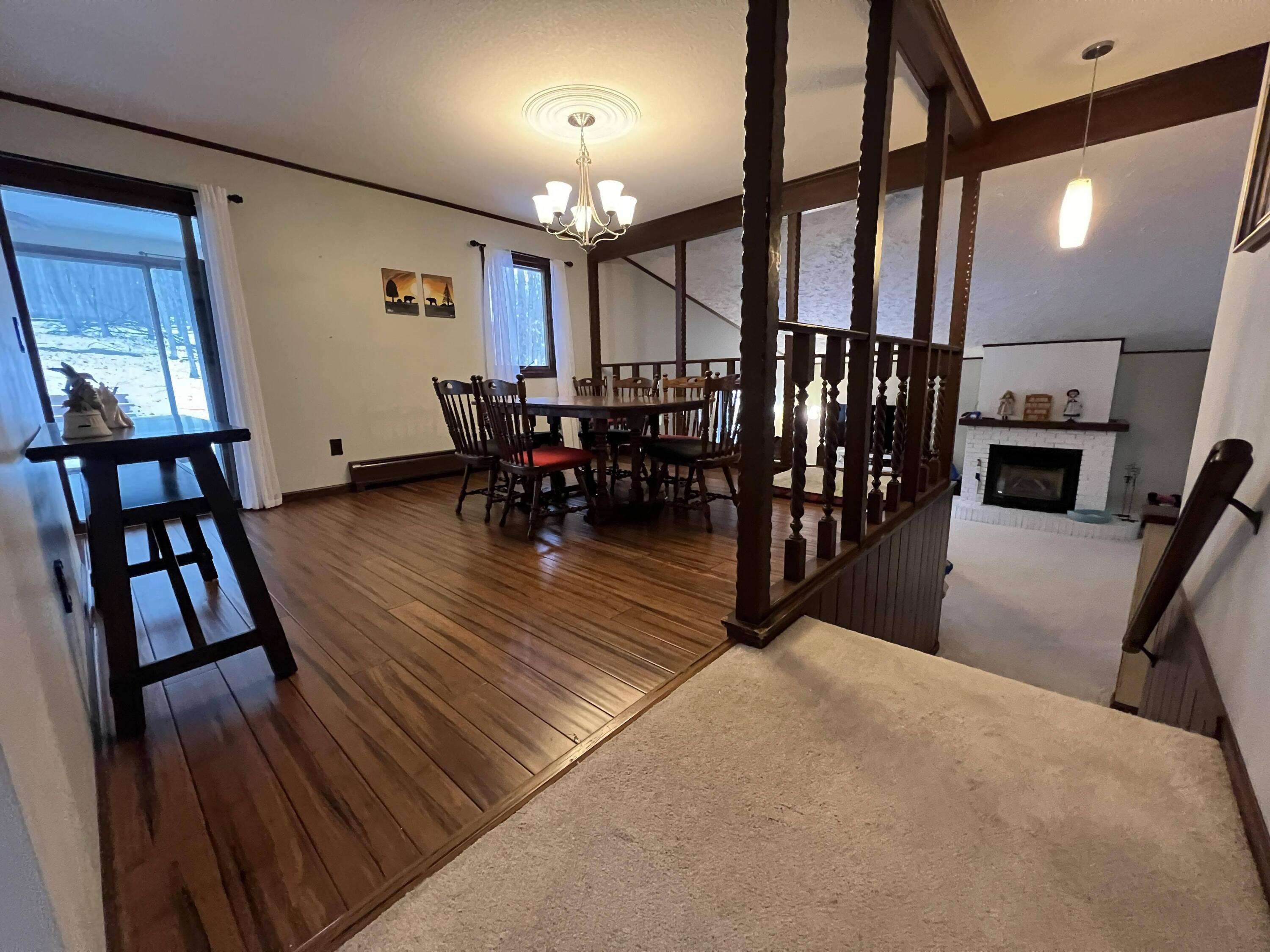 6076 Foothills Trail
