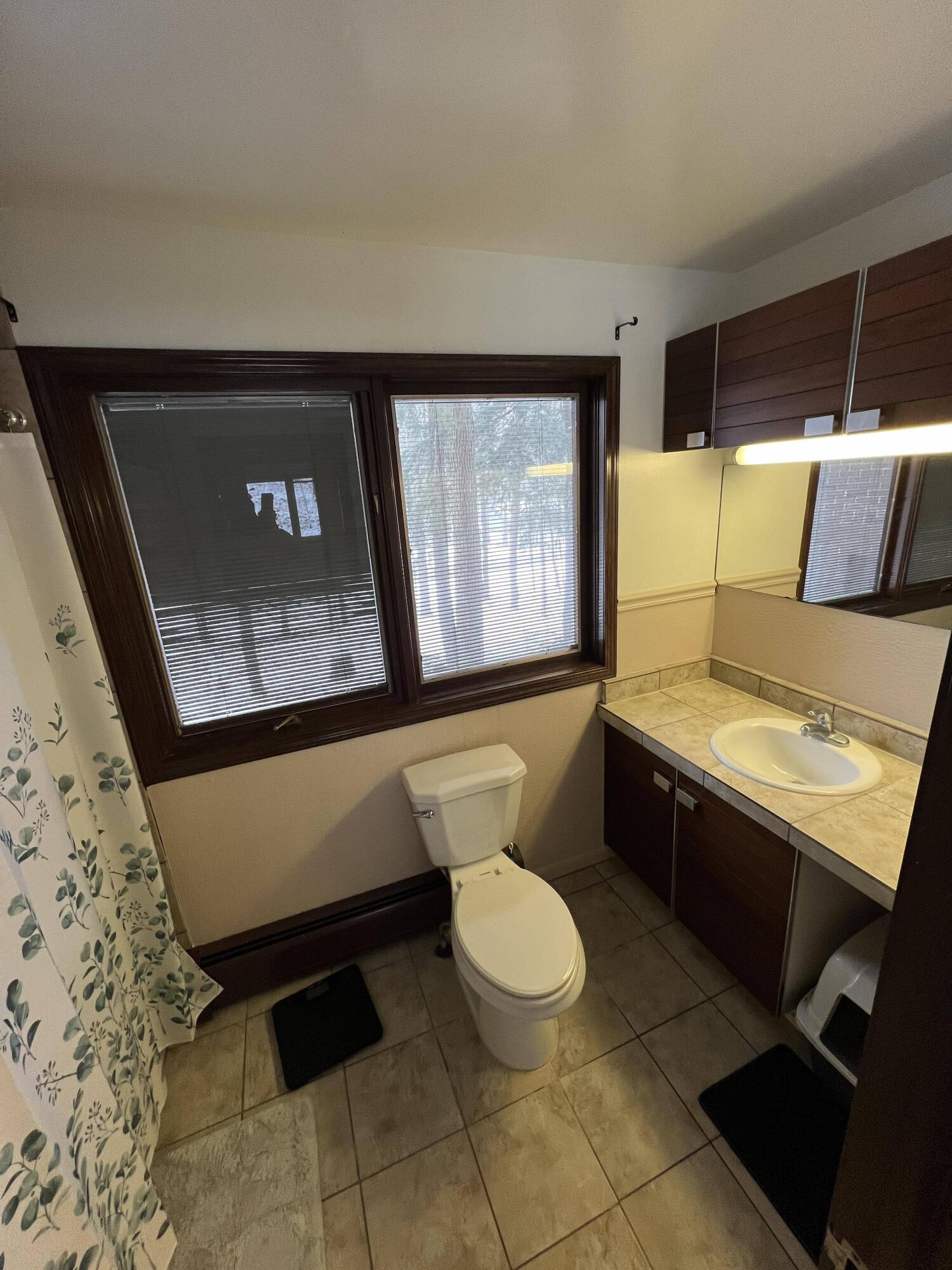 6076 Foothills Trail
