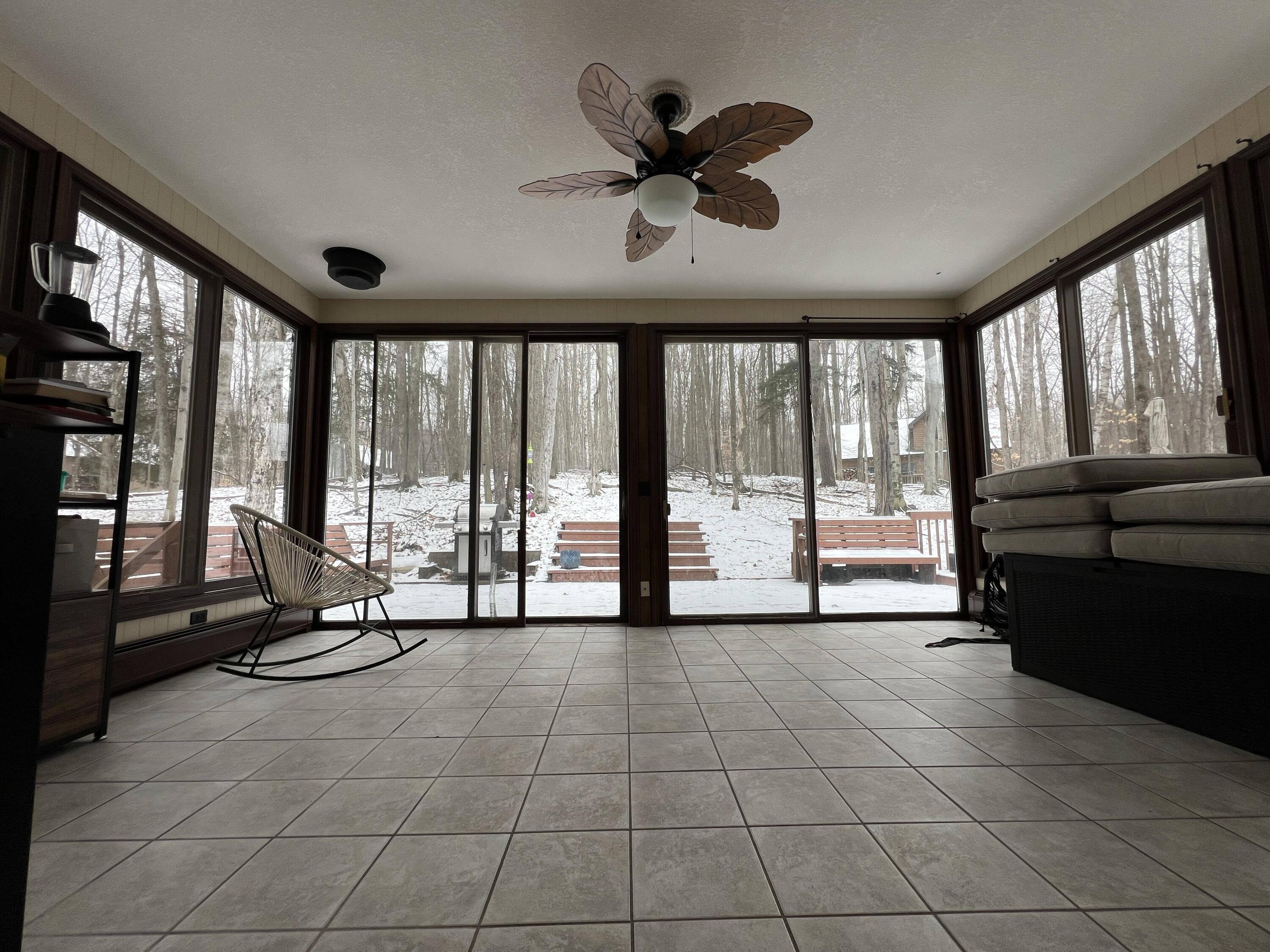 6076 Foothills Trail