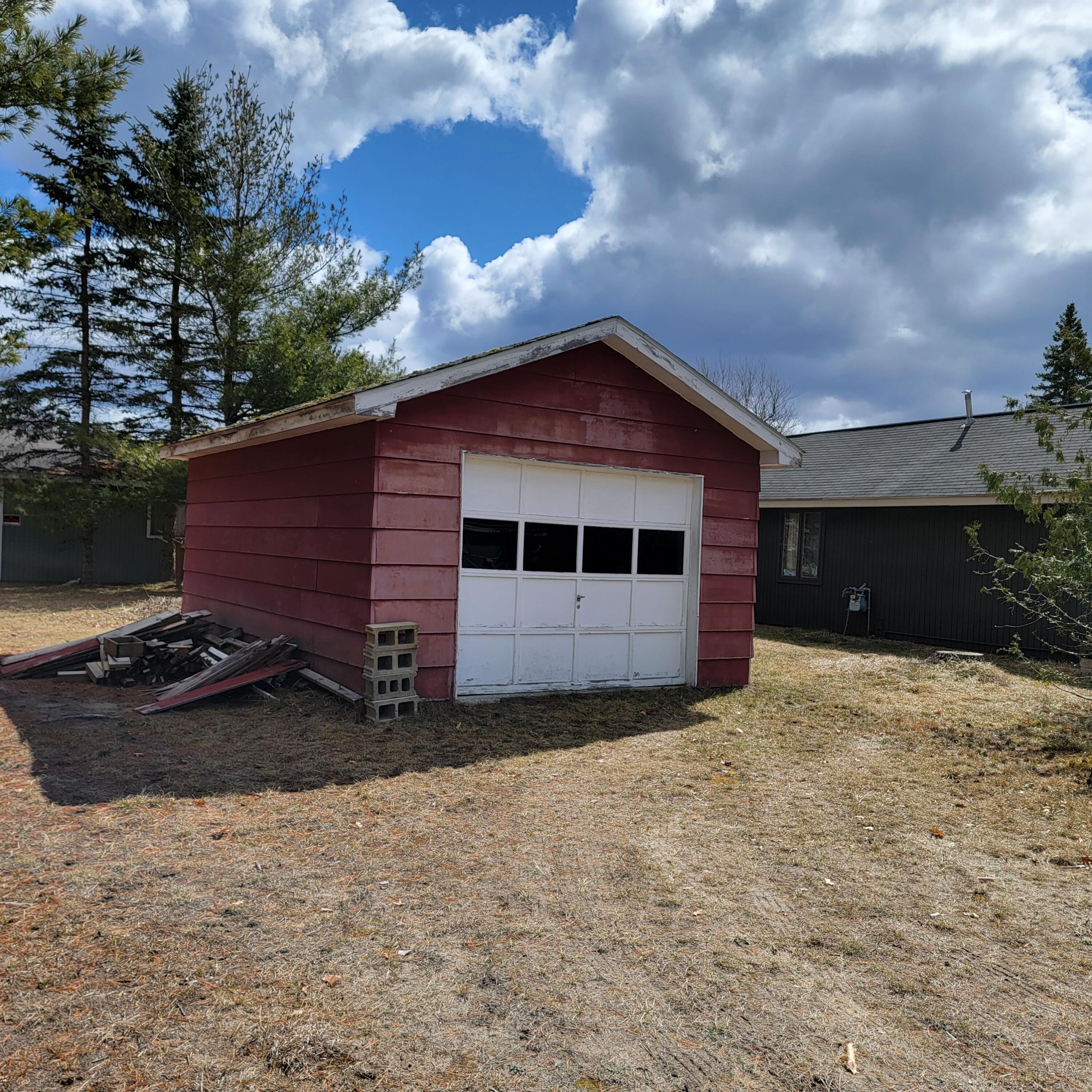 1992 Brown Street, St. Helen