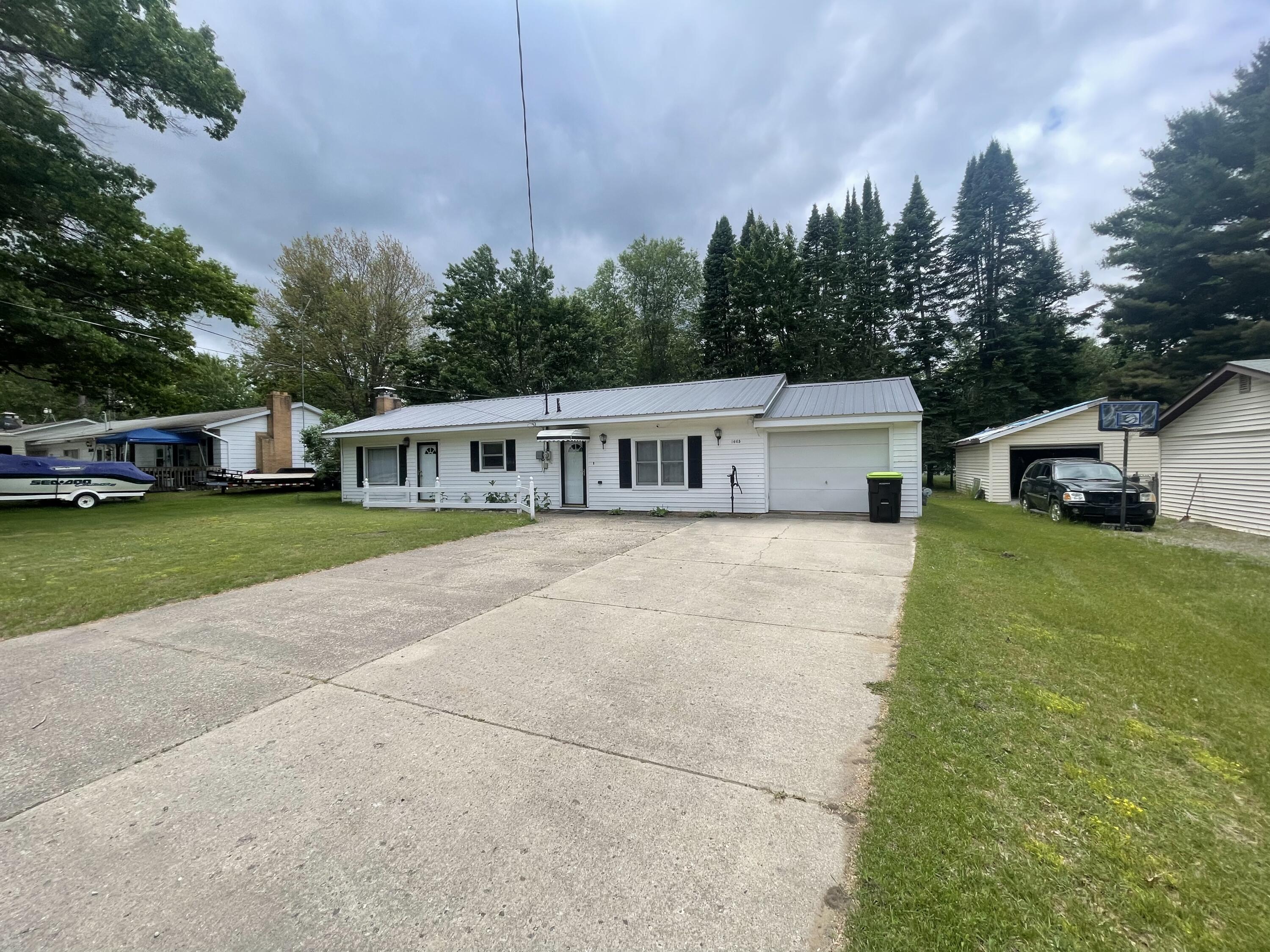 1665 N Kennedy Drive, St. Helen