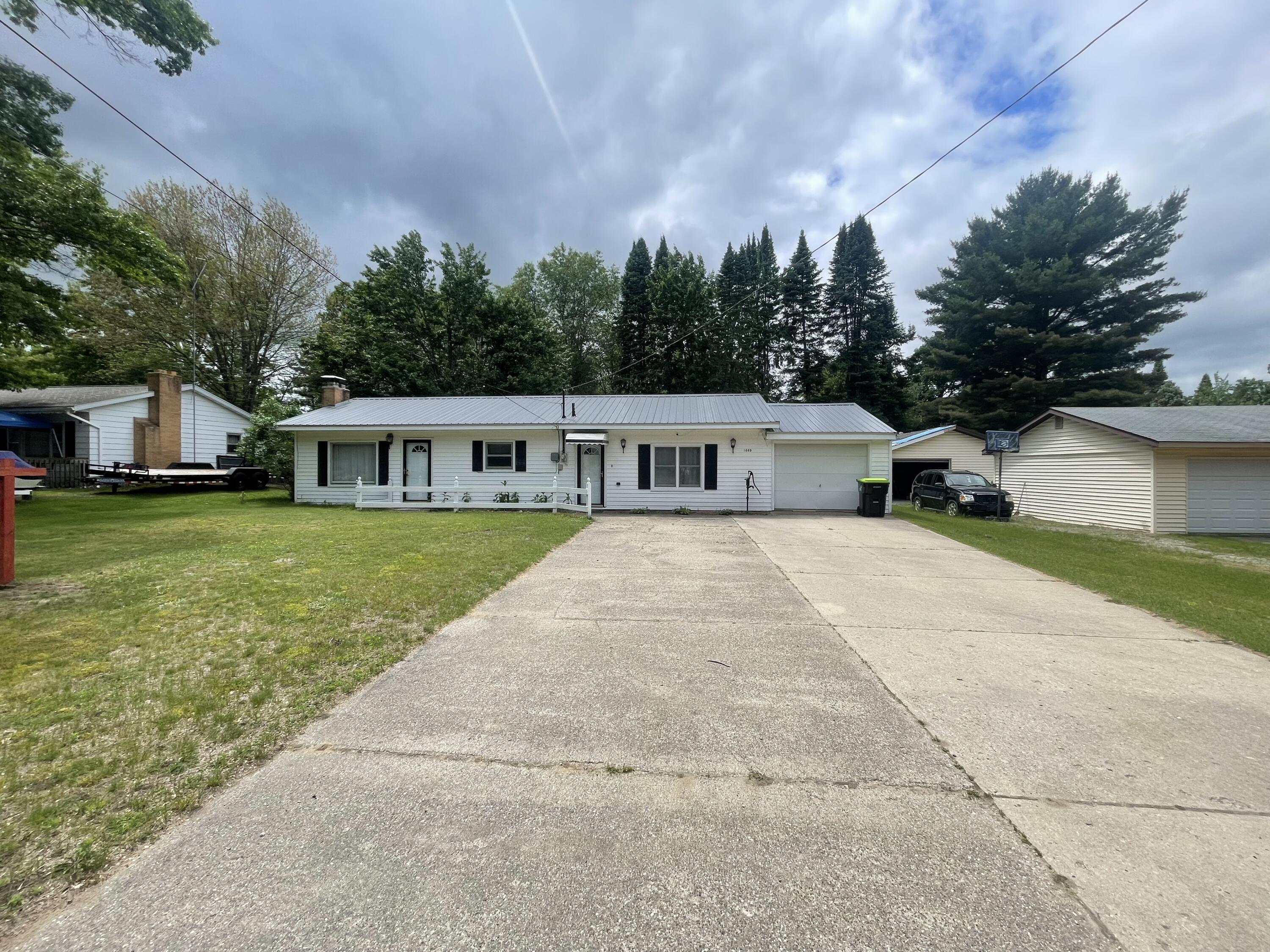 1665 N Kennedy Drive, St. Helen