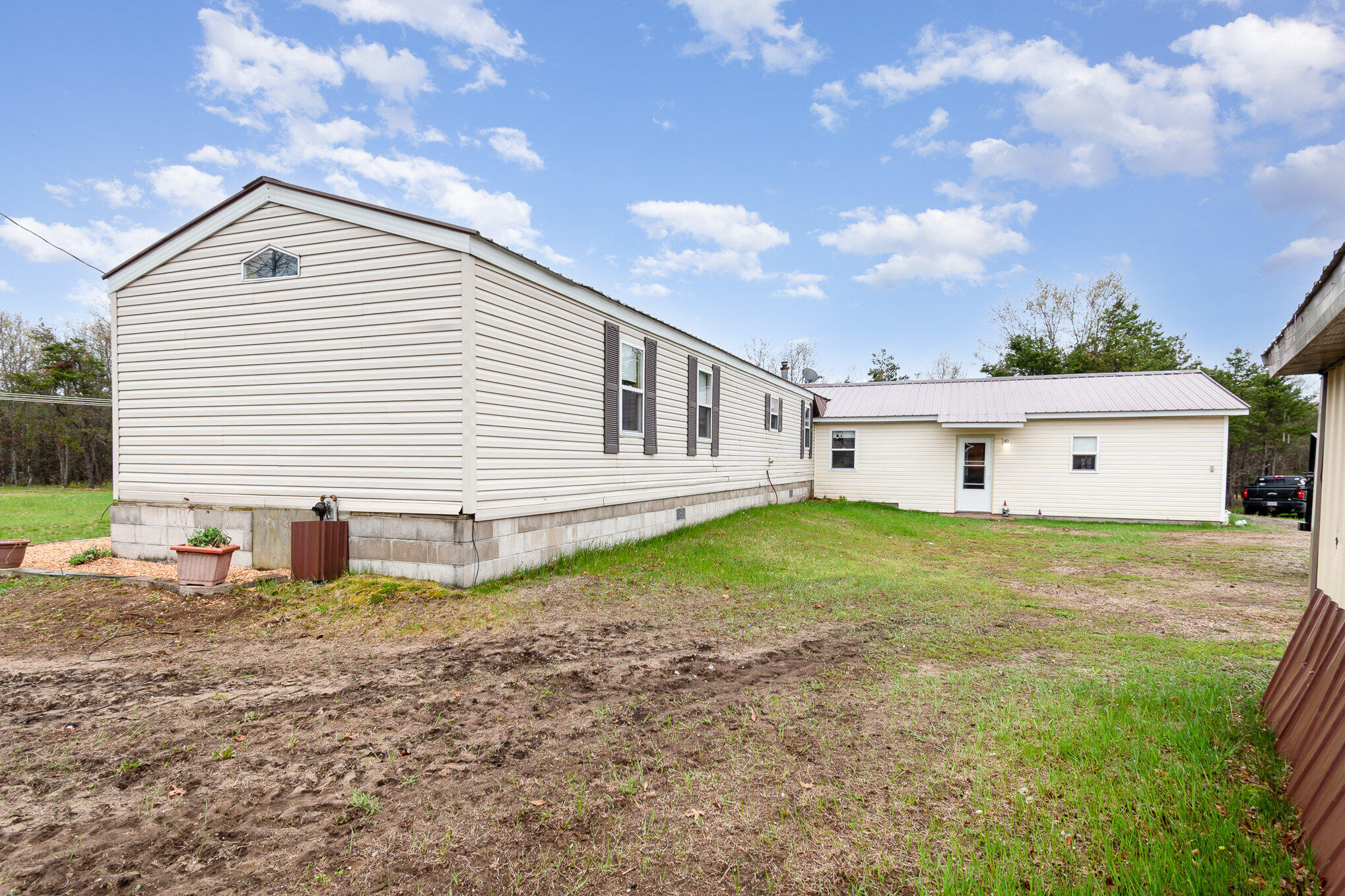 3357 E North Down River Road