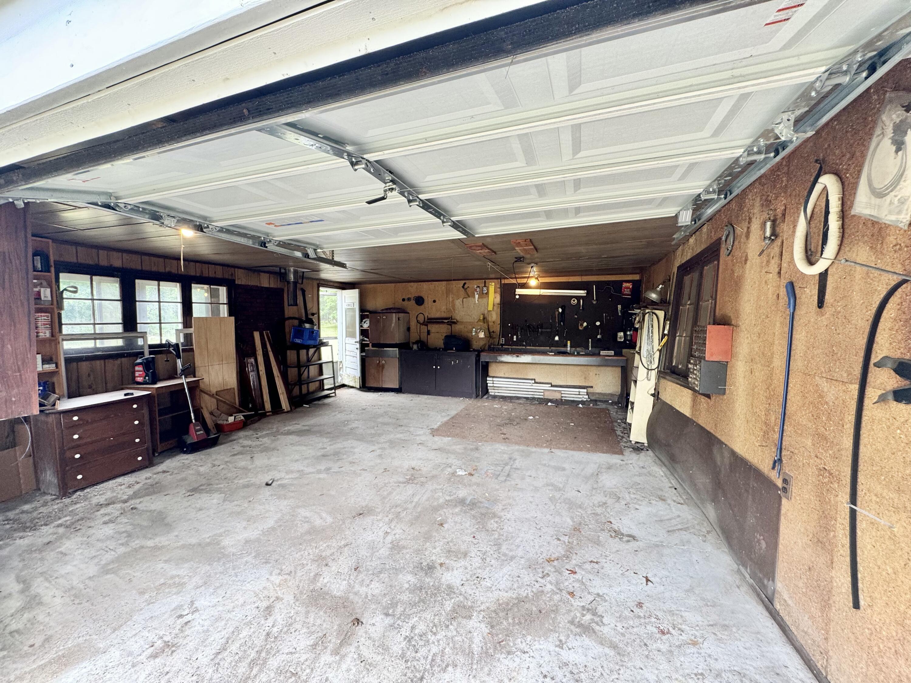 2833 S Horseshoe Trail