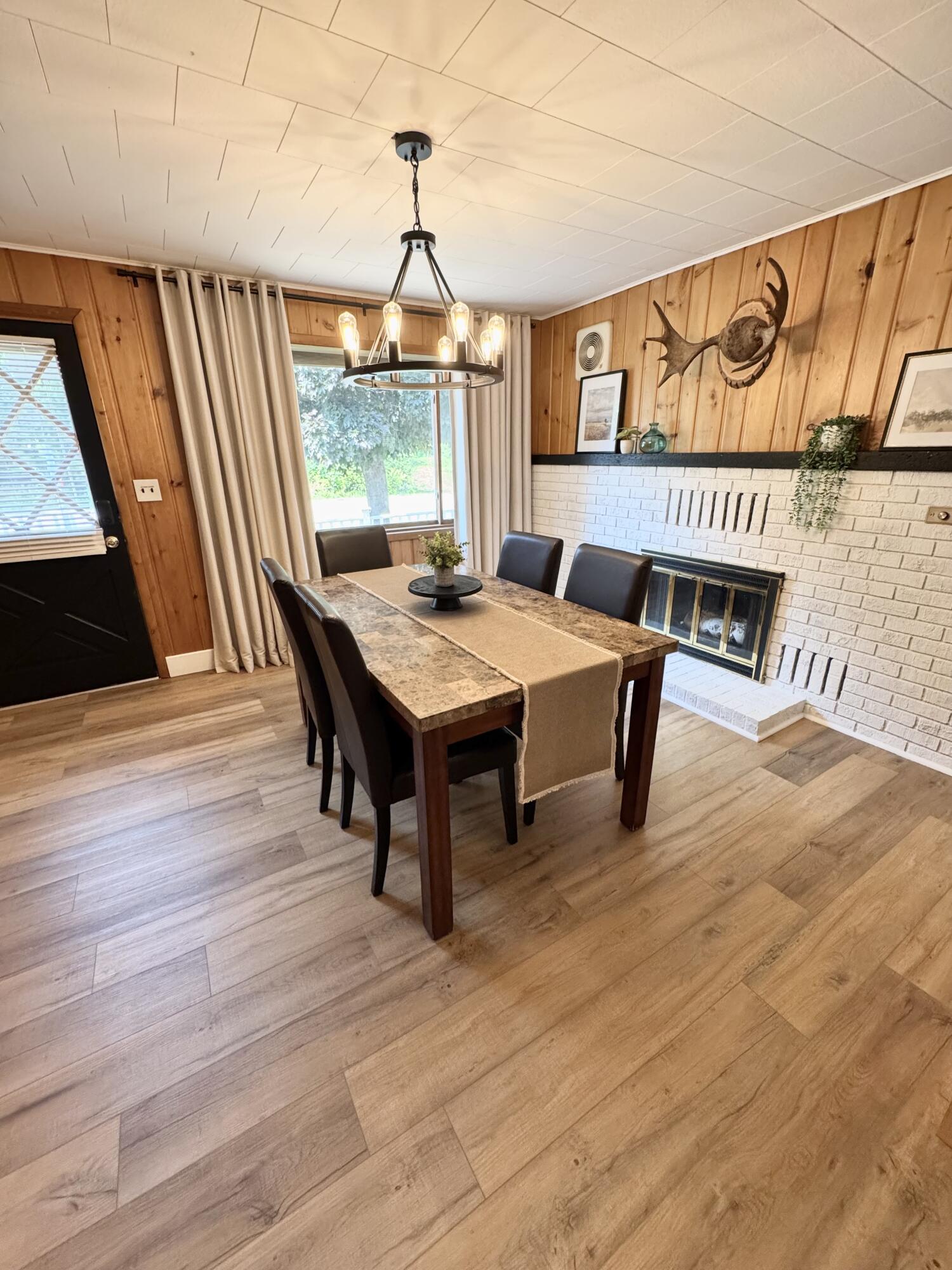 9875 Lee Road, St. Helen