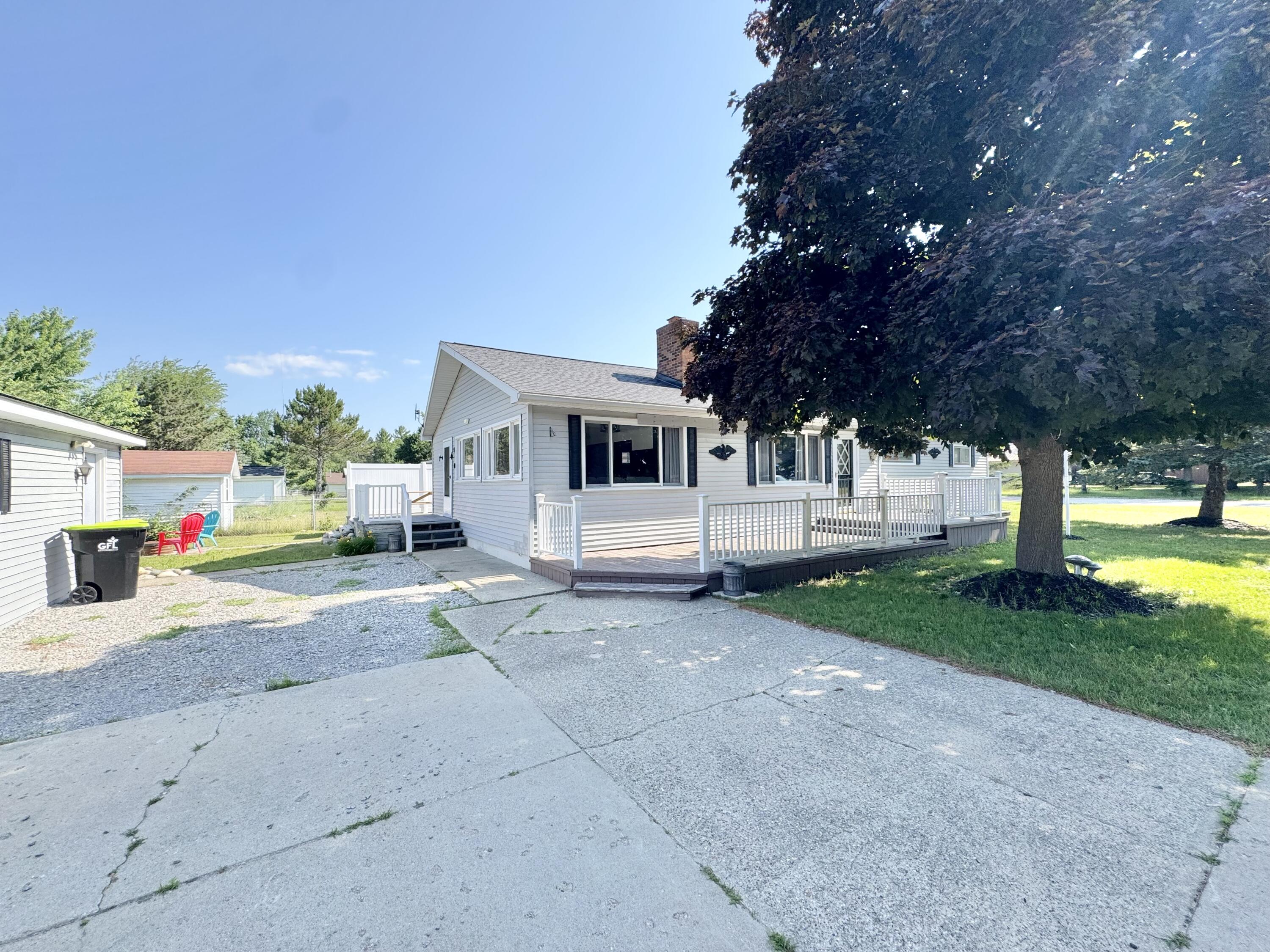 9875 Lee Road, St. Helen