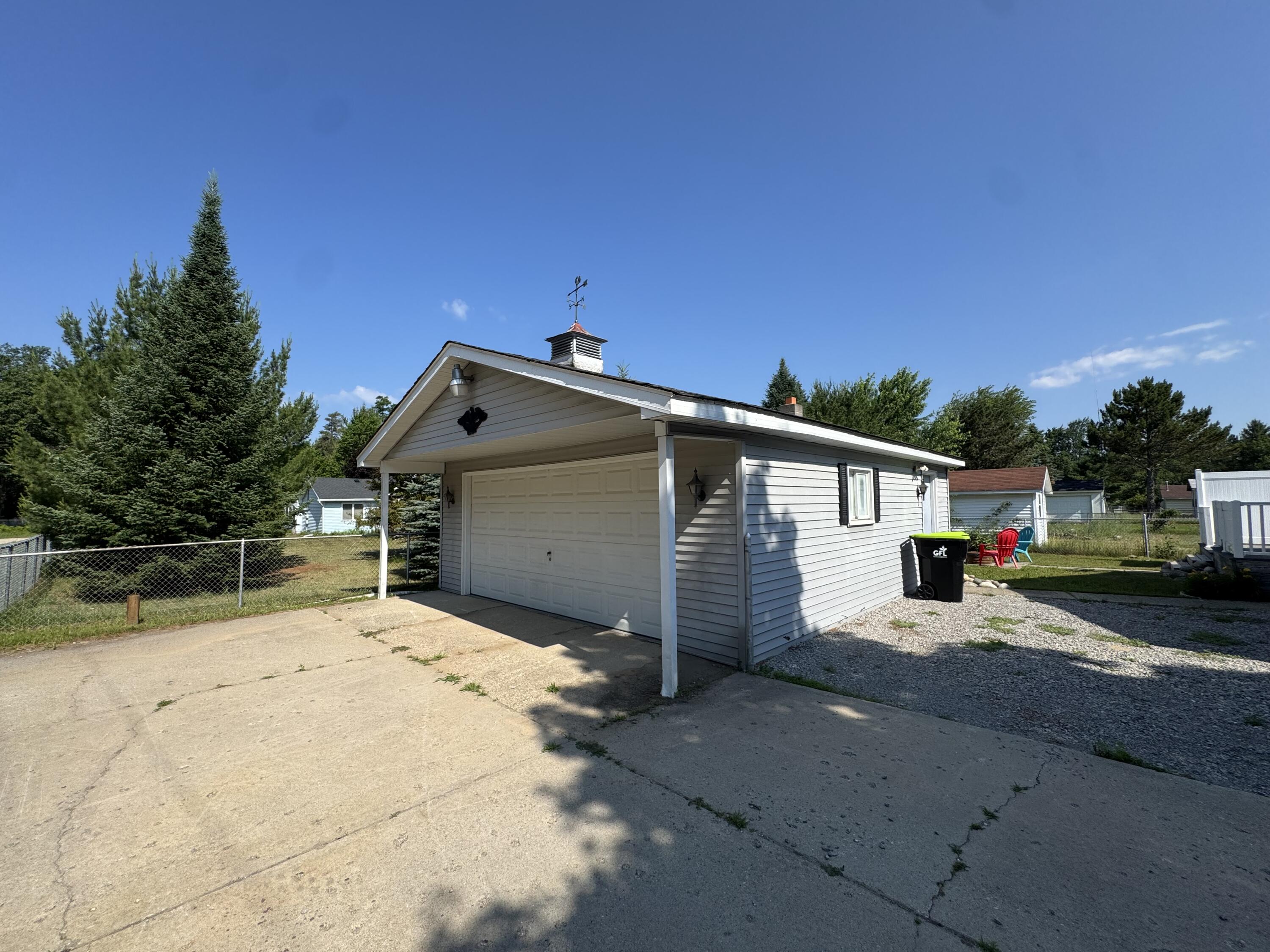 9875 Lee Road, St. Helen