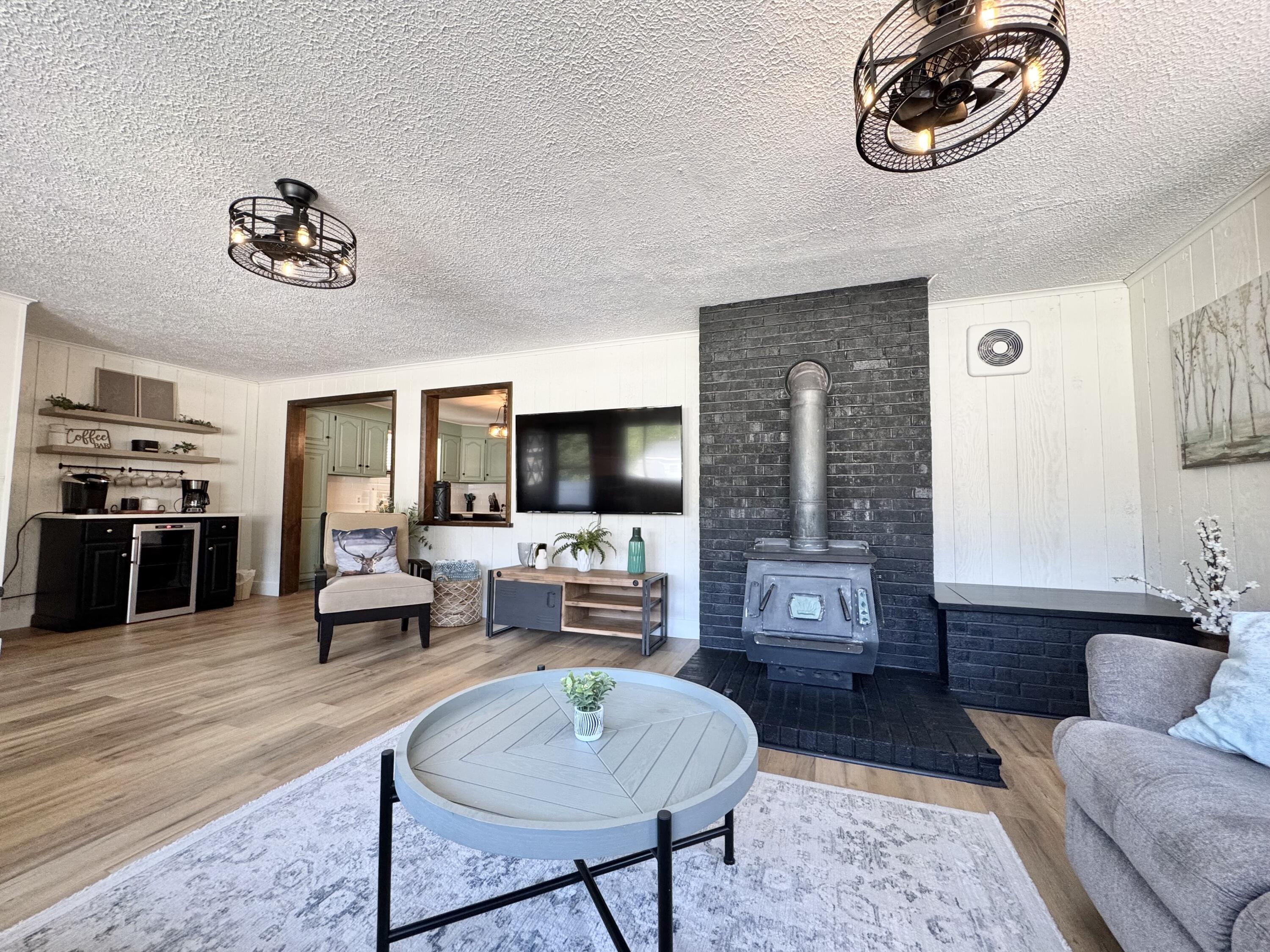 9875 Lee Road, St. Helen