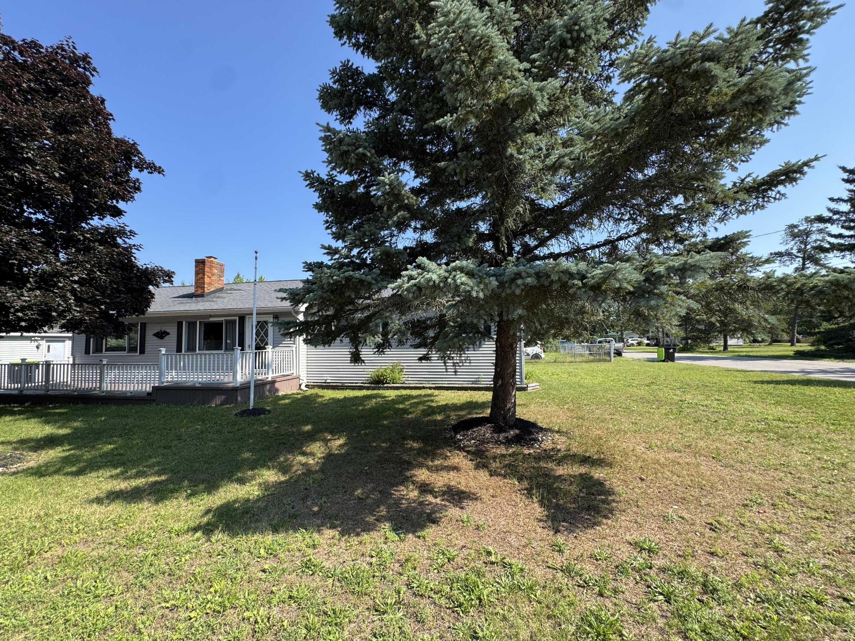 9875 Lee Road, St. Helen