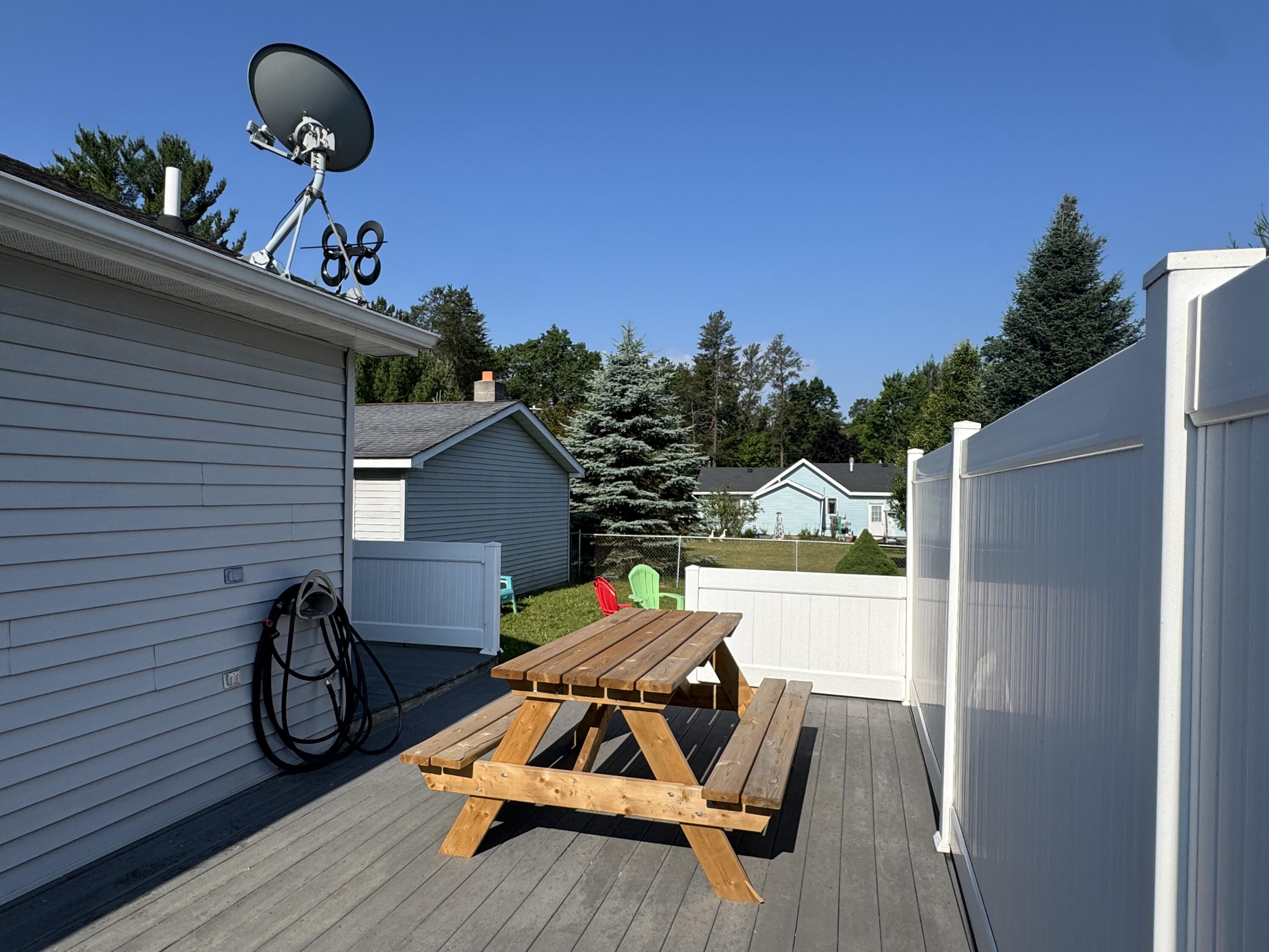 9875 Lee Road, St. Helen