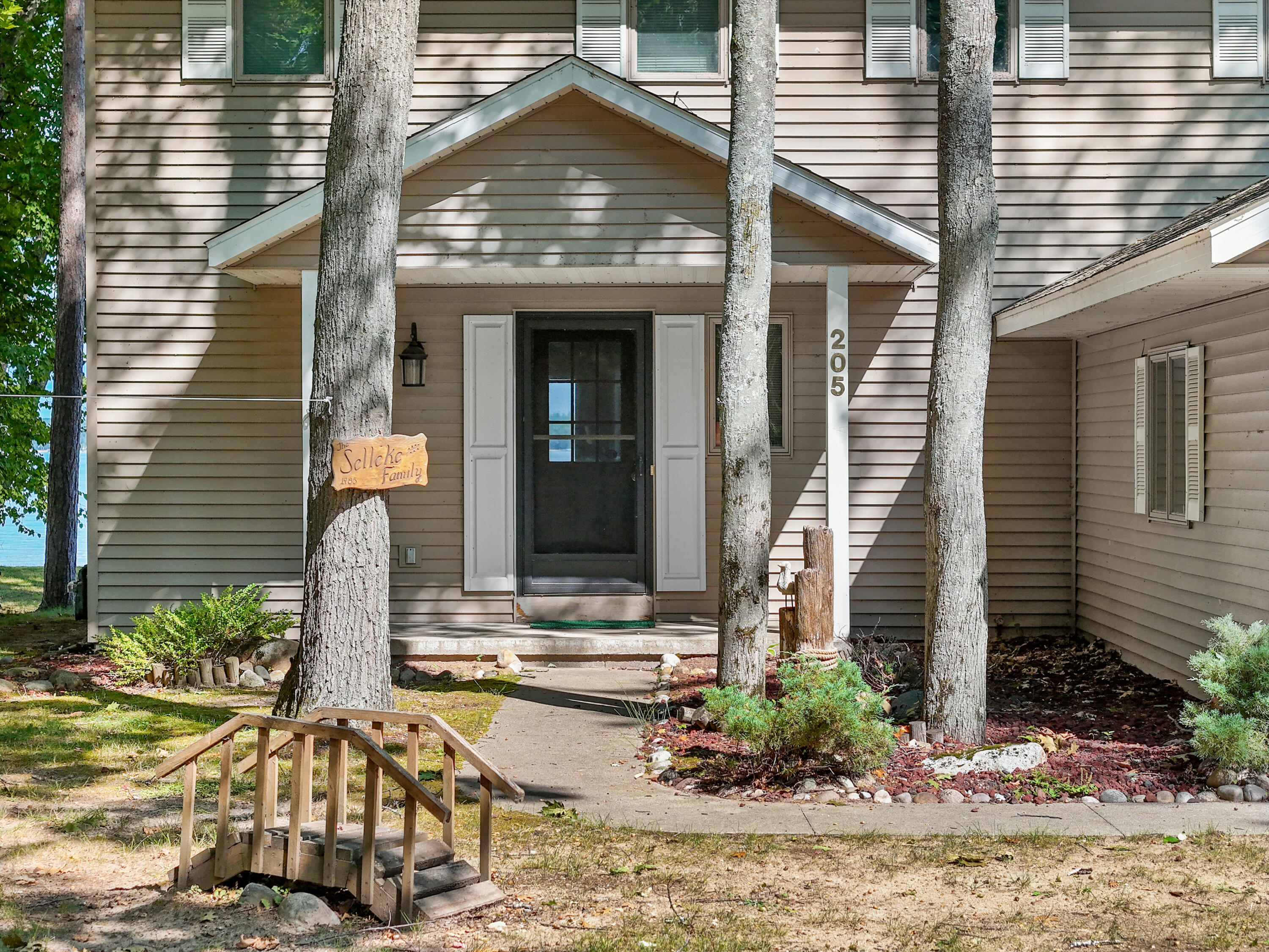 205 Magnolia Avenue
